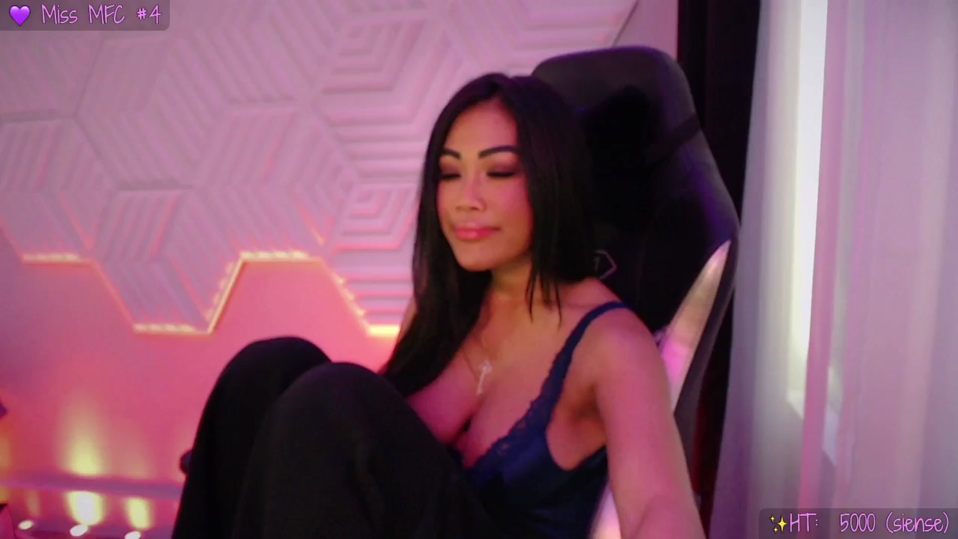 Gallery image thumbnail from SinCityVEE's myfreecams stream on, 11/22/2025, 17:45 image 19 of 20