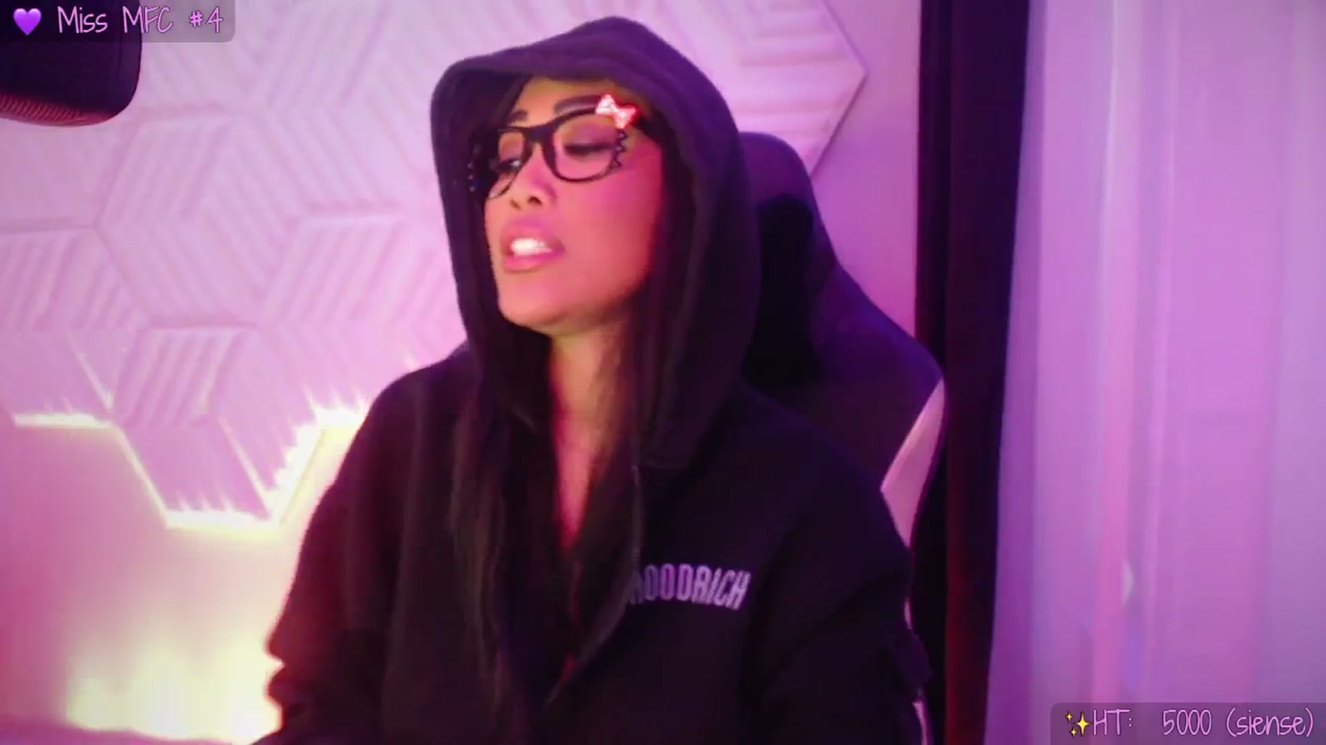 Gallery image thumbnail from SinCityVEE's myfreecams stream on, 11/22/2025, 17:45 image 2 of 20