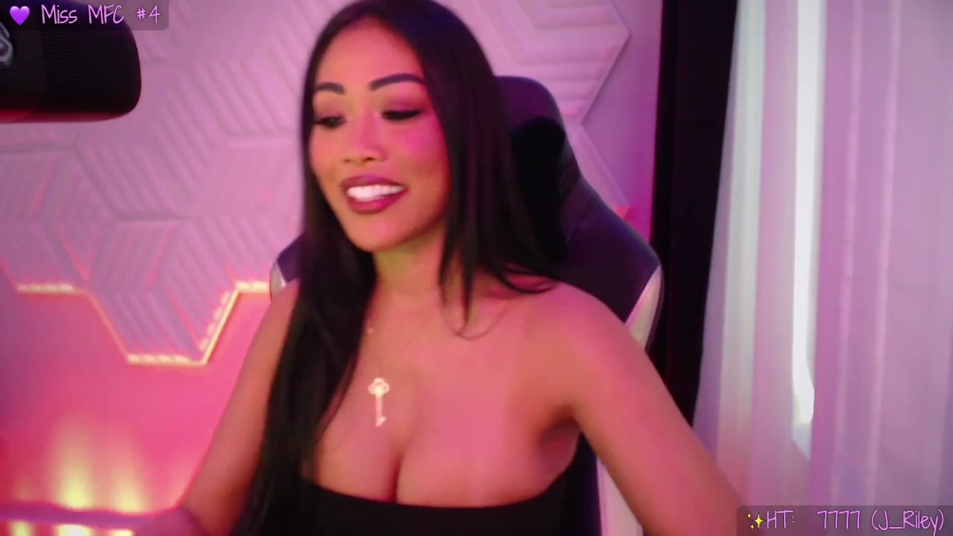 Gallery image thumbnail from SinCityVEE's myfreecams stream on, 11/23/2025, 19:27 image 10 of 20