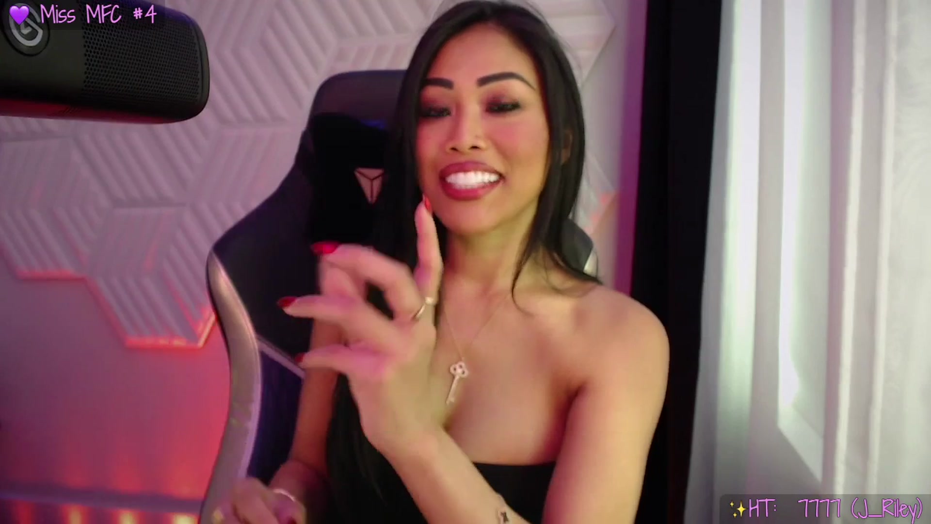 Gallery image thumbnail from SinCityVEE's myfreecams stream on, 11/23/2025, 20:41 image 9 of 20