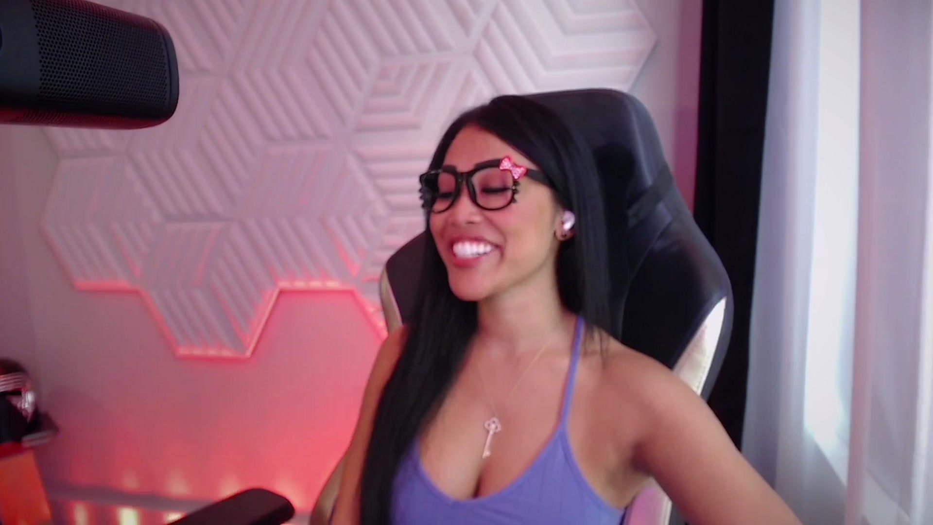 Gallery image thumbnail from SinCityVEE's myfreecams stream on, 11/24/2025, 21:19 image 9 of 20