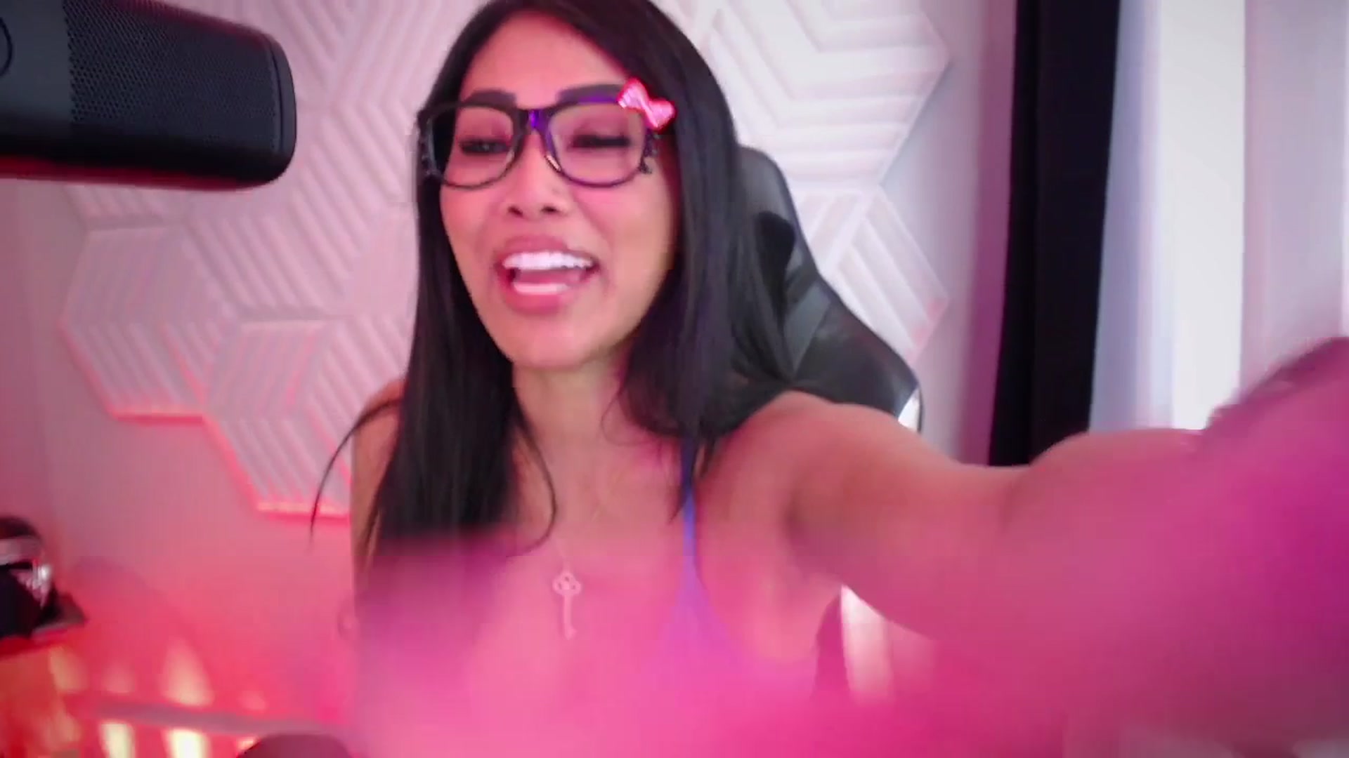Gallery image thumbnail from SinCityVEE's myfreecams stream on, 11/24/2025, 21:19 image 7 of 20
