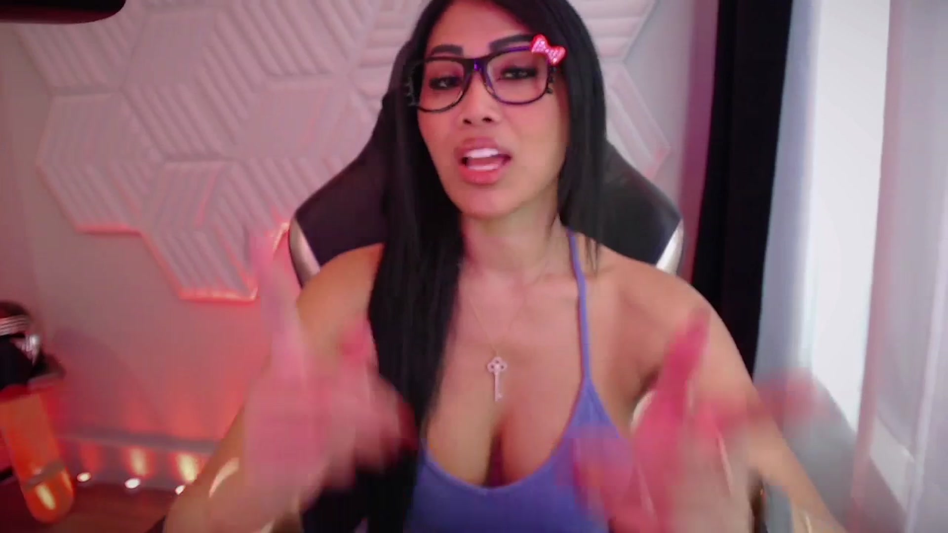 Gallery image thumbnail from SinCityVEE's myfreecams stream on, 11/24/2025, 21:19 image 18 of 20
