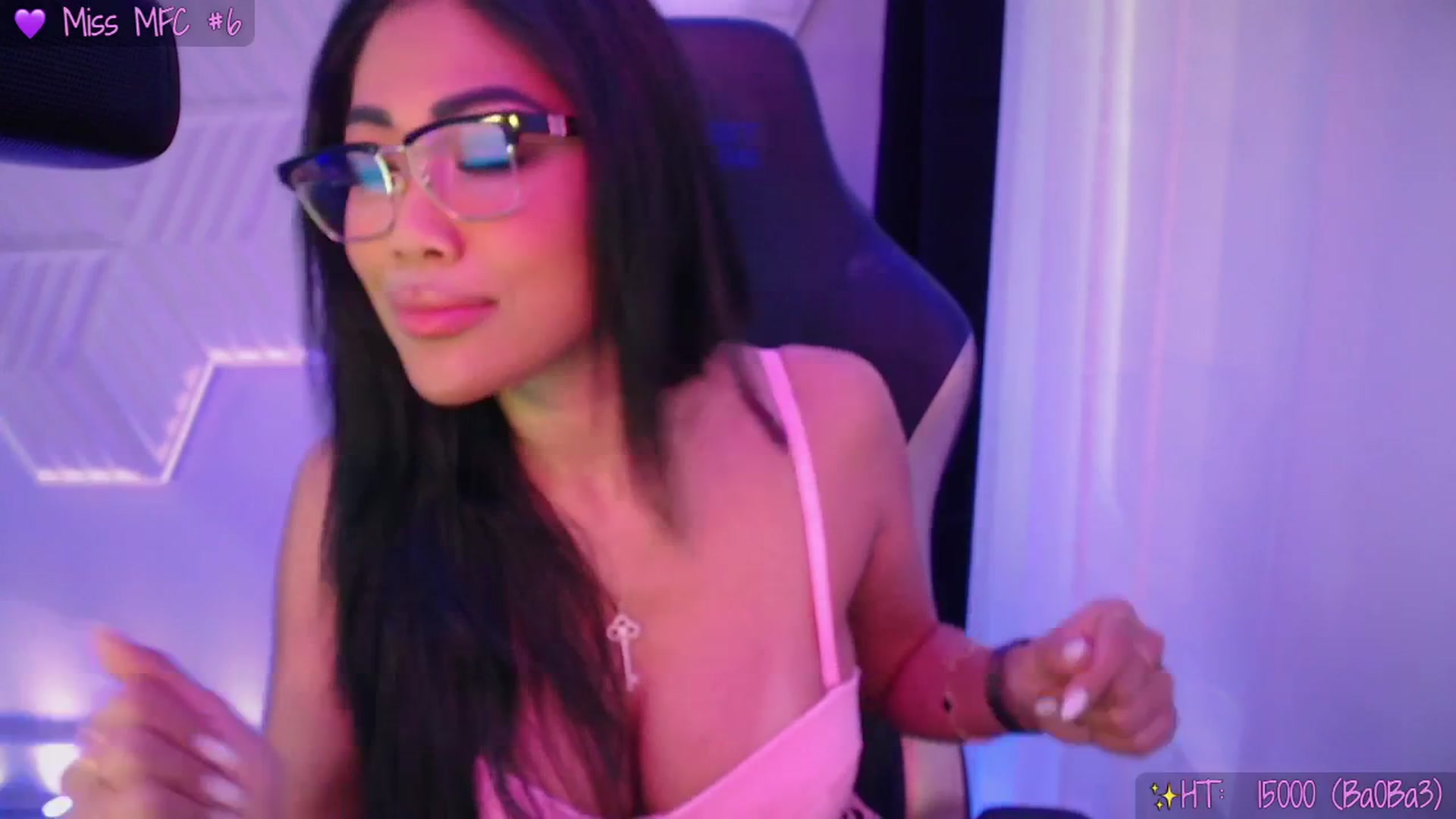 Gallery image thumbnail from SinCityVEE's myfreecams stream on, 12/01/2025, 24:00 image 17 of 20
