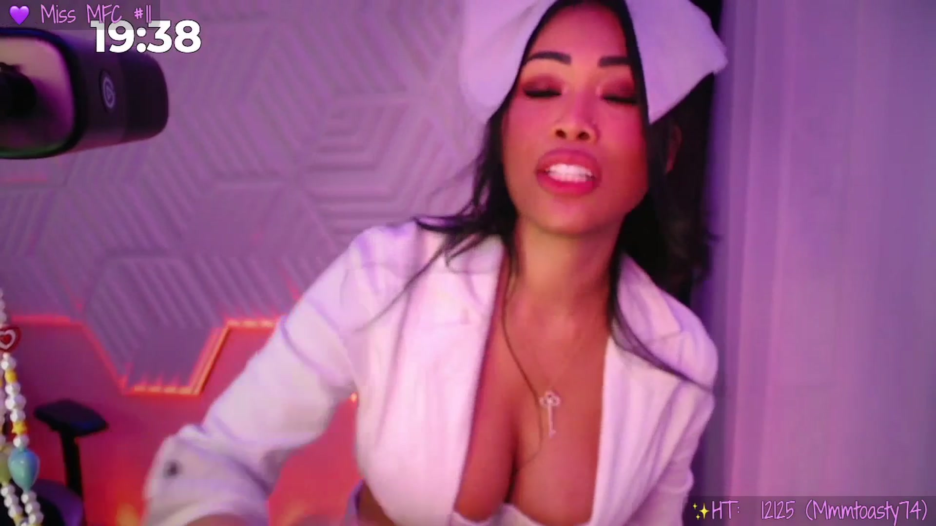 Gallery image thumbnail from SinCityVEE's myfreecams stream on, 12/06/2025, 10:54 image 11 of 20