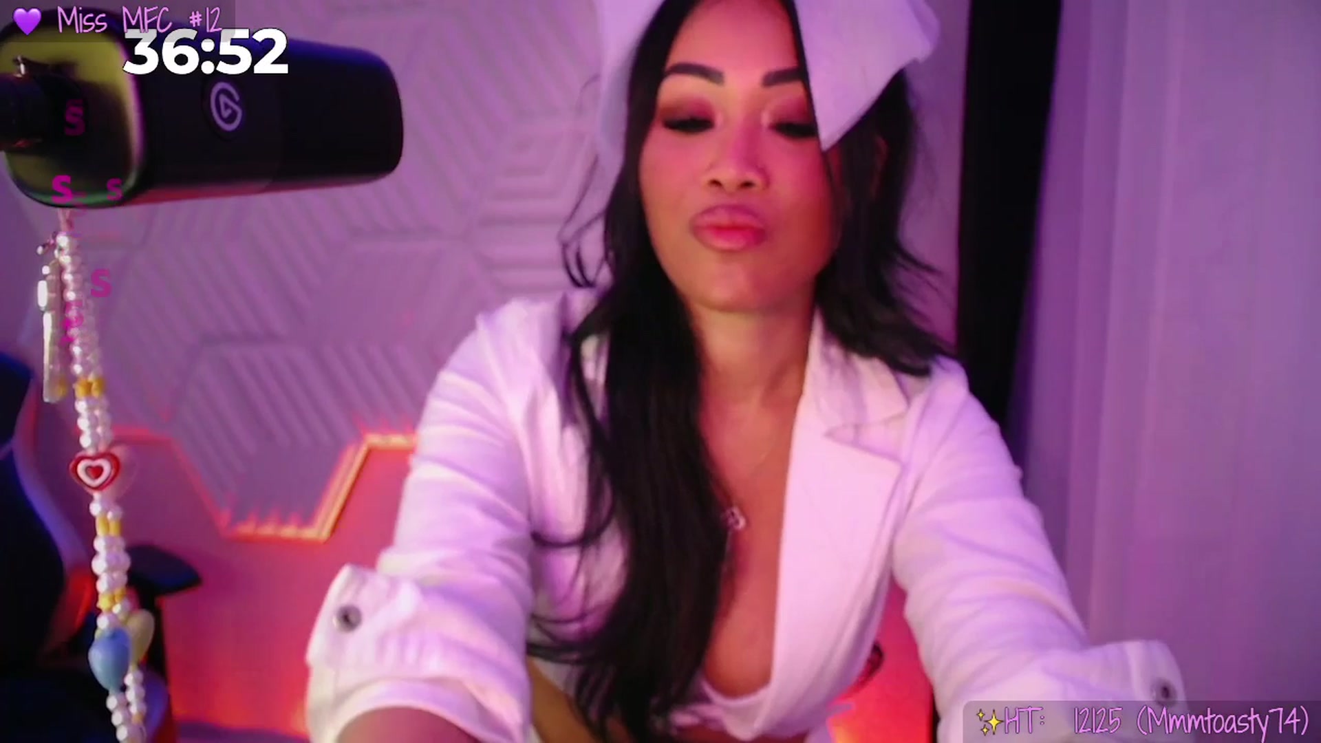Gallery image thumbnail from SinCityVEE's myfreecams stream on, 12/06/2025, 10:54 image 9 of 20