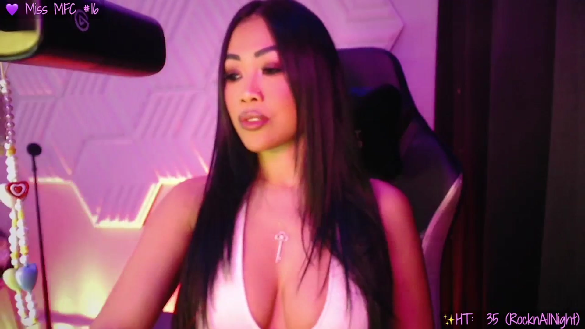 Gallery image thumbnail from SinCityVEE's myfreecams stream on, 12/07/2025, 09:29 image 3 of 20
