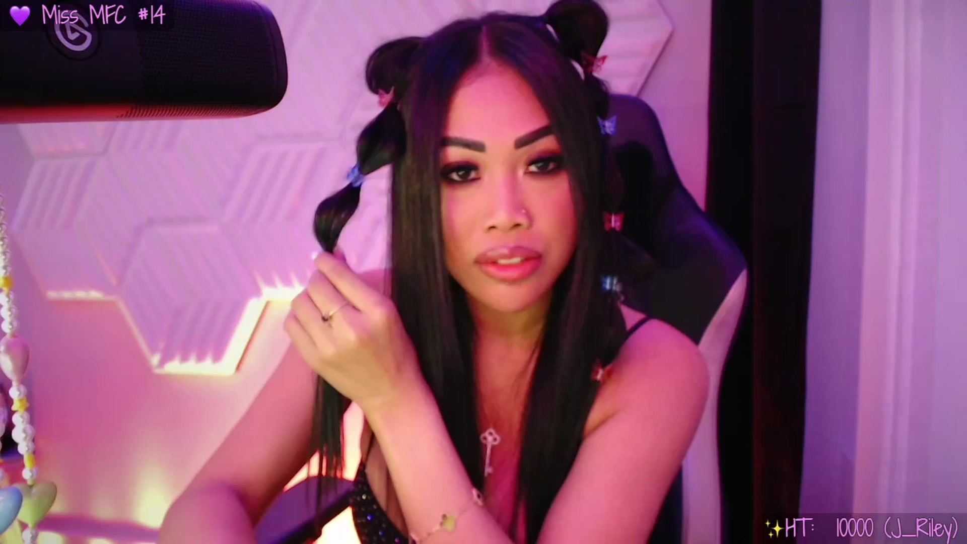 Gallery image thumbnail from SinCityVEE's myfreecams stream on, 12/11/2025, 07:03 image 10 of 20