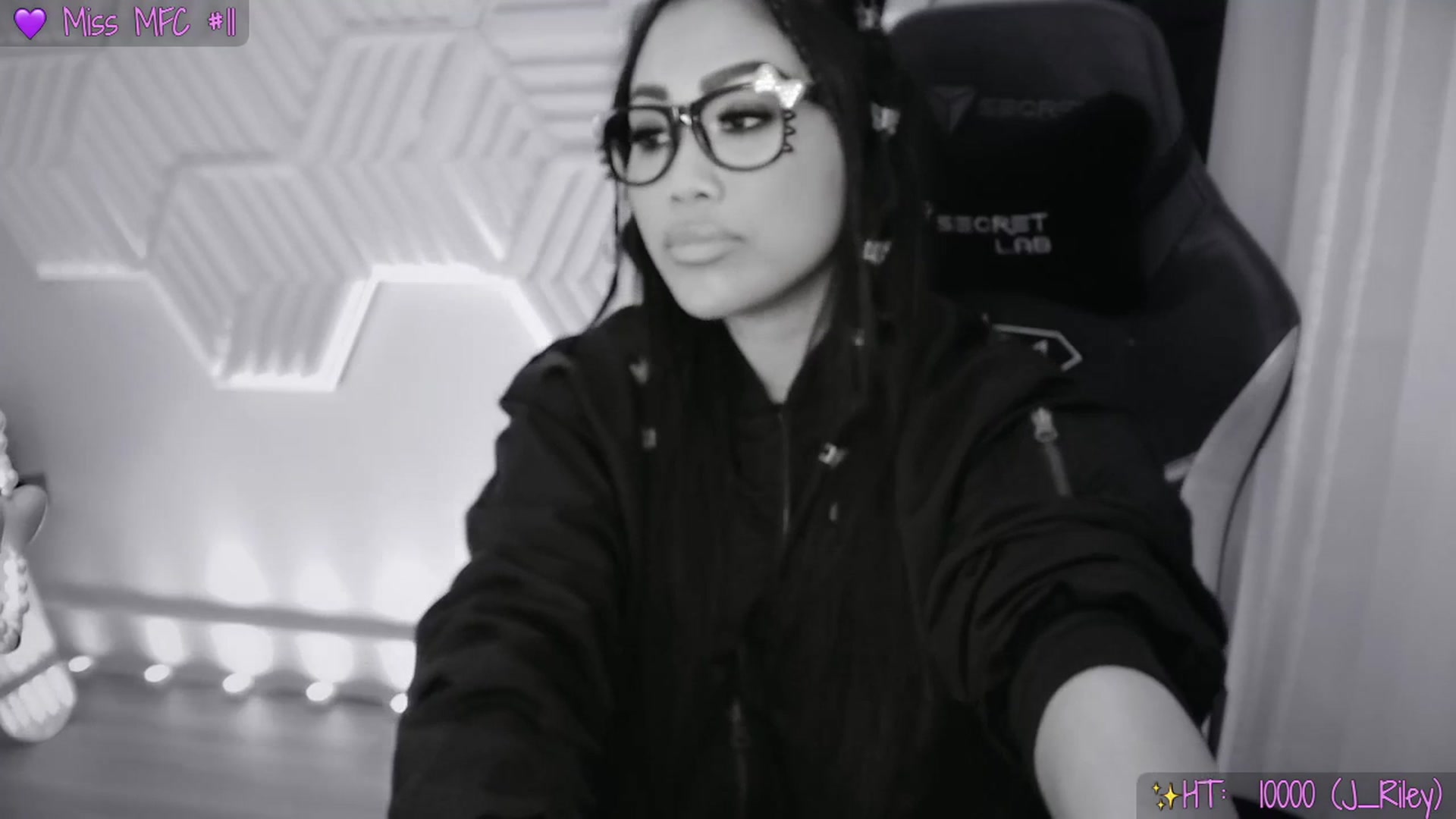 Gallery image thumbnail from SinCityVEE's myfreecams stream on, 12/11/2025, 09:26 image 17 of 20