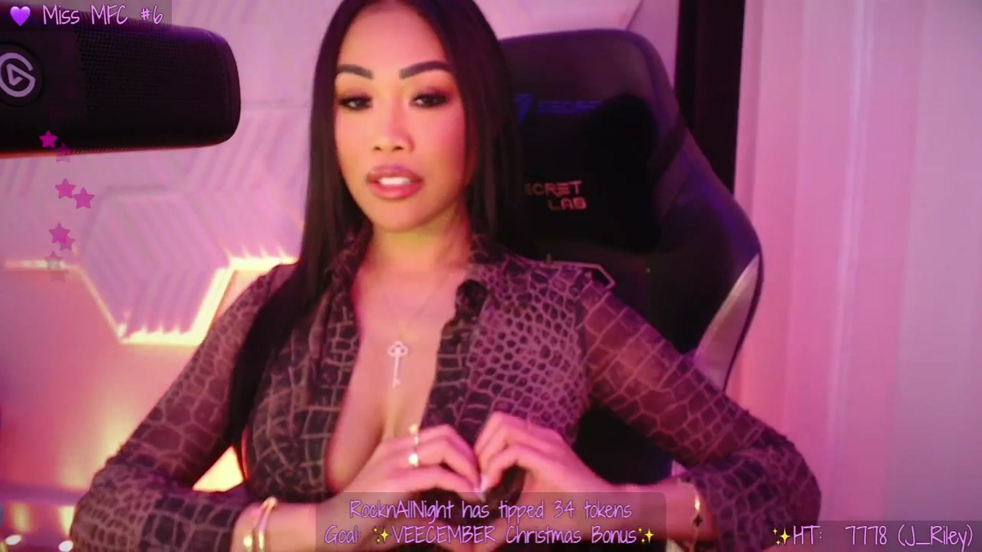 Gallery image thumbnail from SinCityVEE's myfreecams stream on, 12/19/2025, 07:47 image 16 of 20