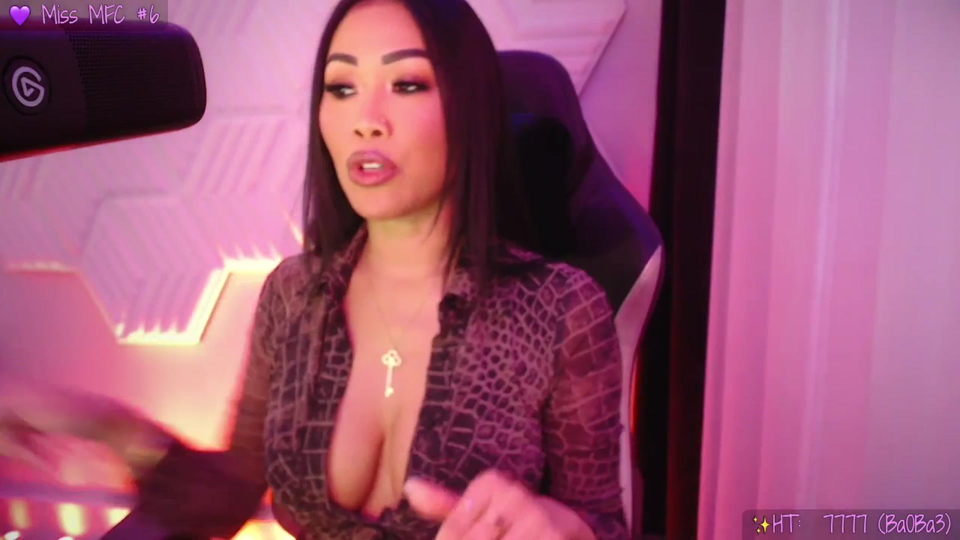 Gallery image thumbnail from SinCityVEE's myfreecams stream on, 12/19/2025, 07:47 image 5 of 20