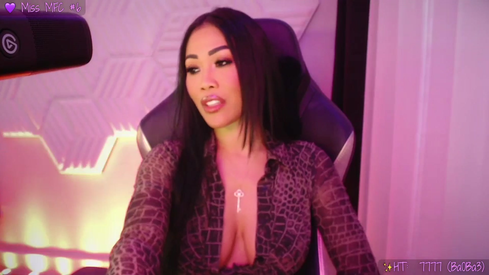 Gallery image thumbnail from SinCityVEE's myfreecams stream on, 12/19/2025, 07:47 image 12 of 20