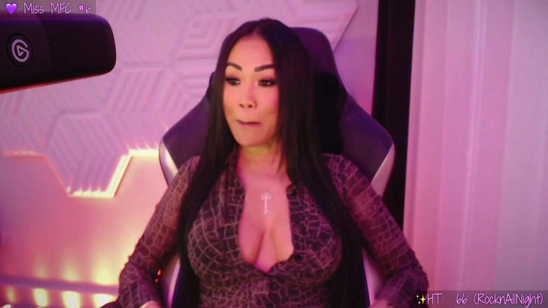 Gallery image thumbnail from SinCityVEE's myfreecams stream on, 12/19/2025, 07:47 image 2 of 20