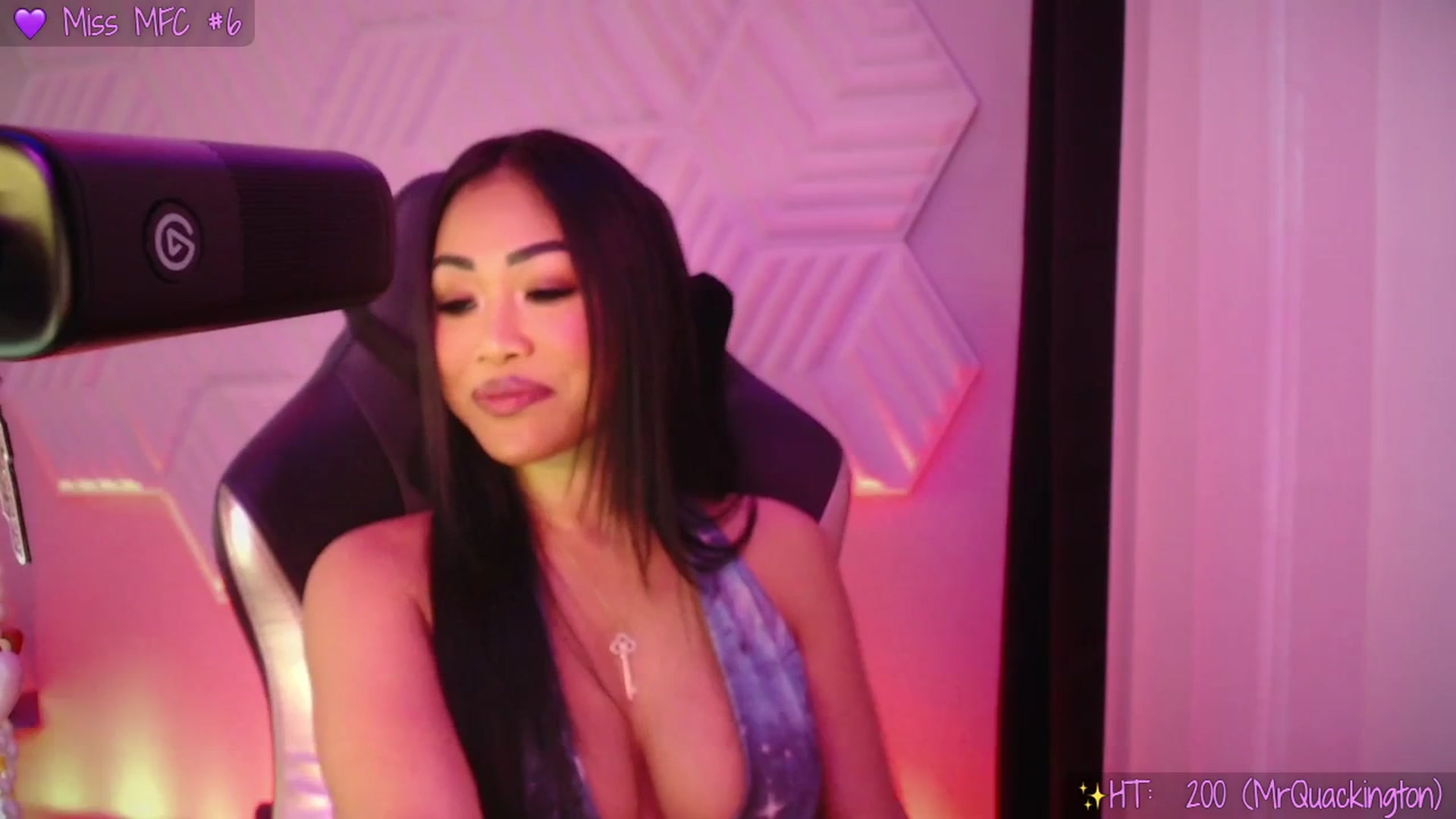 Gallery image thumbnail from SinCityVEE's myfreecams stream on, 12/20/2025, 08:46 image 3 of 20