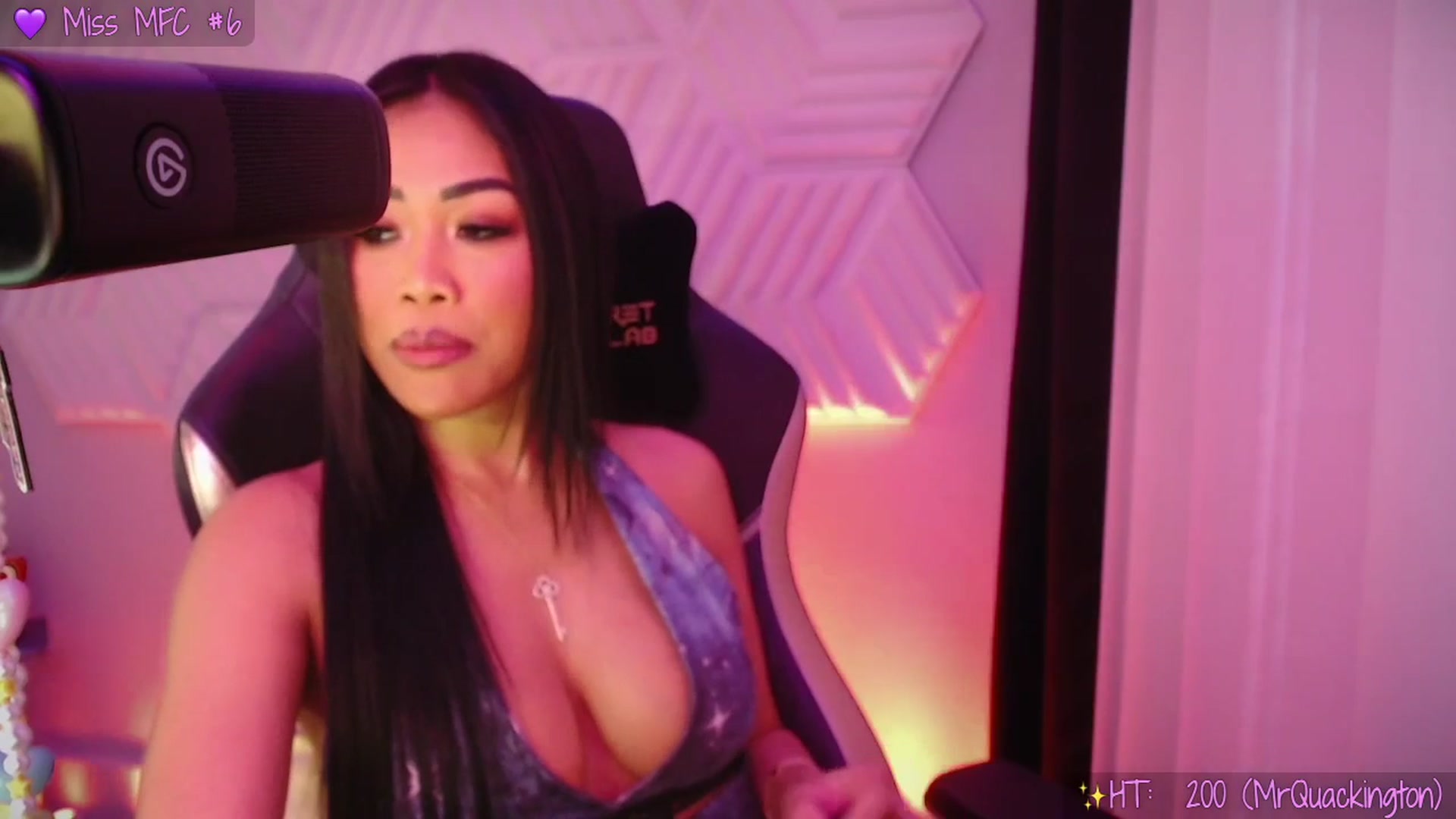 Gallery image thumbnail from SinCityVEE's myfreecams stream on, 12/20/2025, 08:46 image 2 of 20
