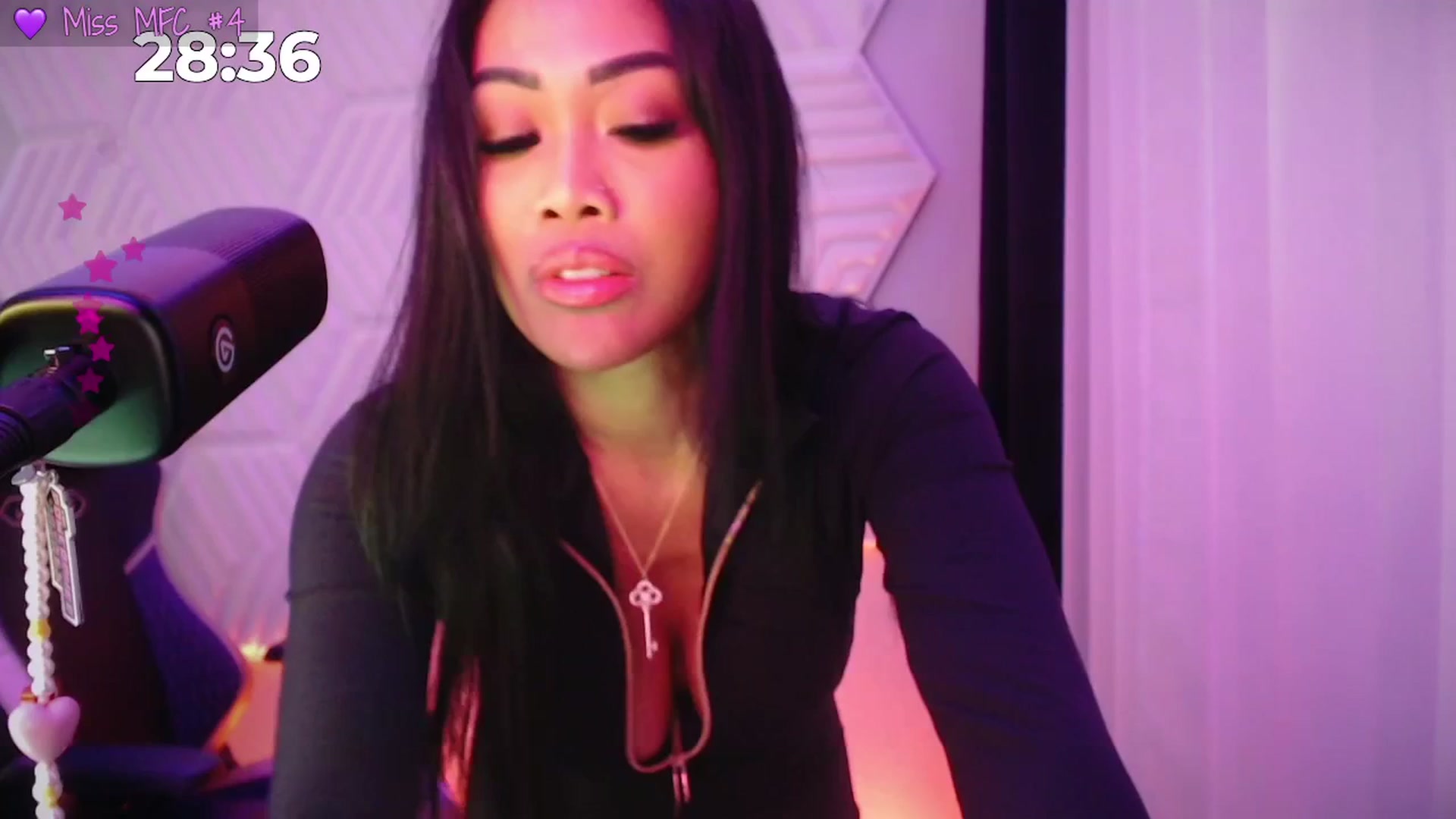 Gallery image thumbnail from SinCityVEE's myfreecams stream on, 12/20/2025, 14:32 image 17 of 20