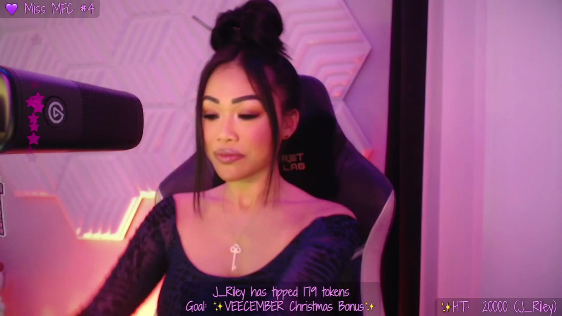 Gallery image thumbnail from SinCityVEE's myfreecams stream on, 12/21/2025, 07:56 image 14 of 20