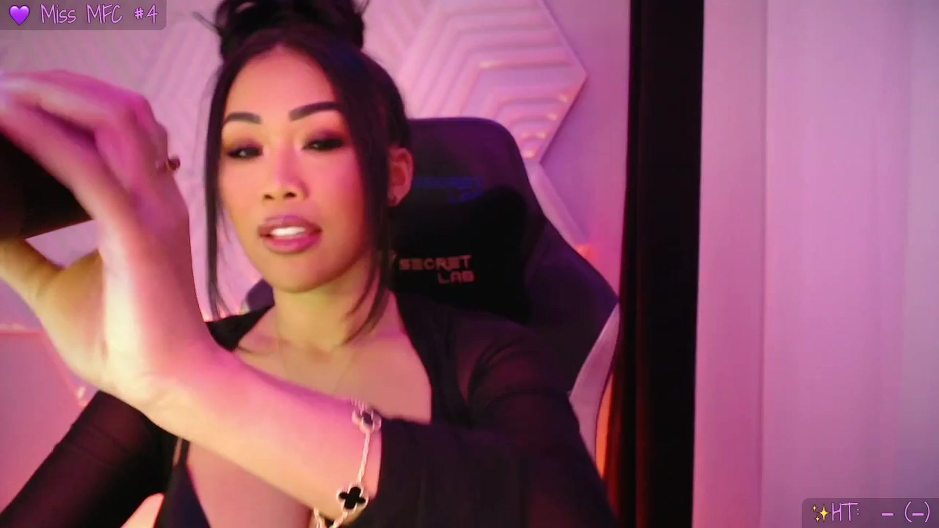 Gallery image thumbnail from SinCityVEE's myfreecams stream on, 12/23/2025, 05:13 image 7 of 20