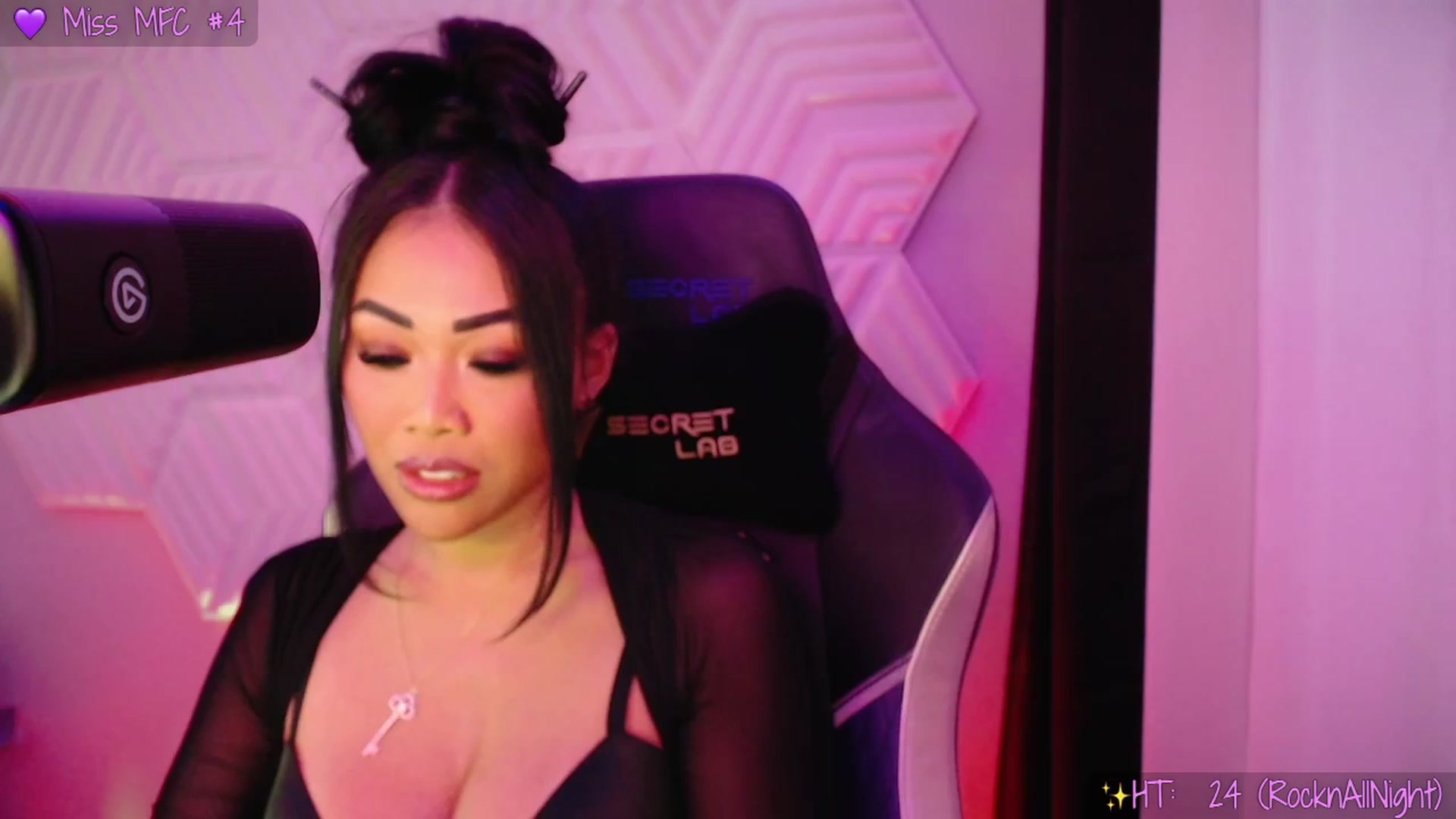 Gallery image thumbnail from SinCityVEE's myfreecams stream on, 12/23/2025, 05:13 image 12 of 20