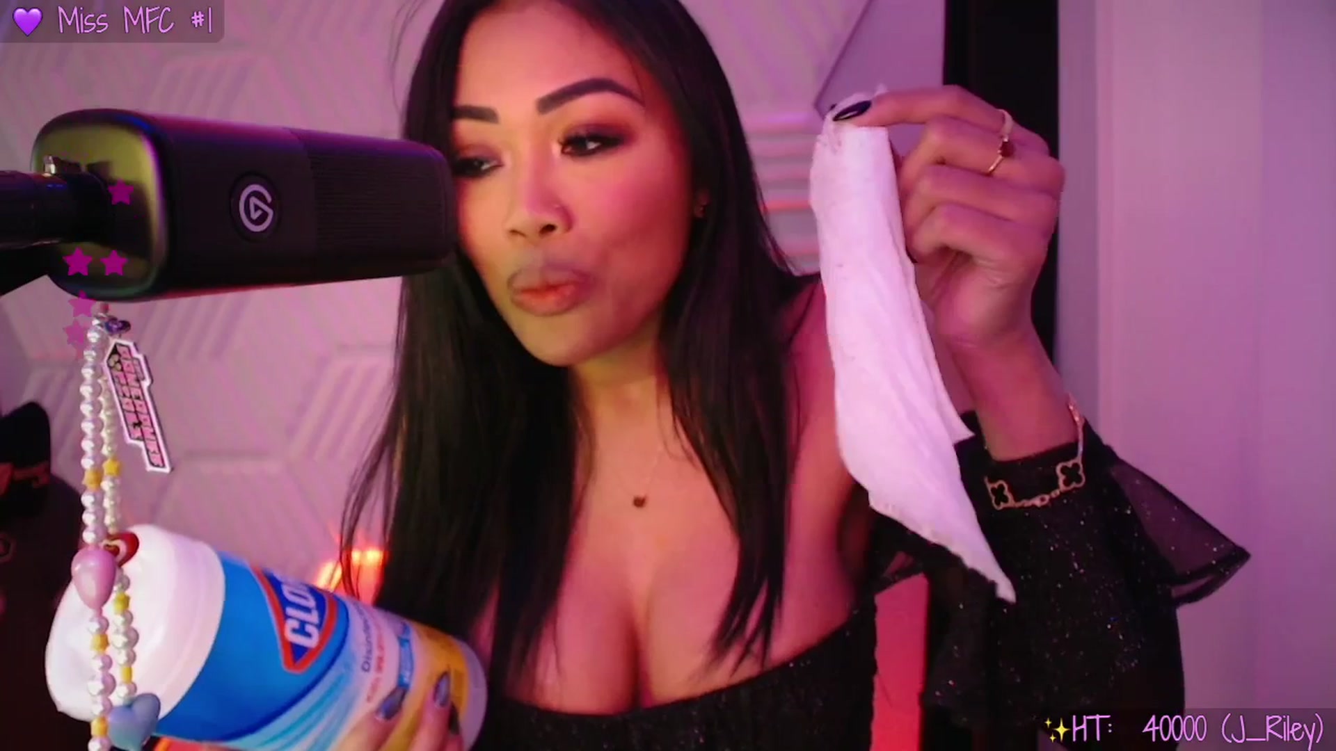 Gallery image thumbnail from SinCityVEE's myfreecams stream on, 01/04/2026, 10:22 image 7 of 20