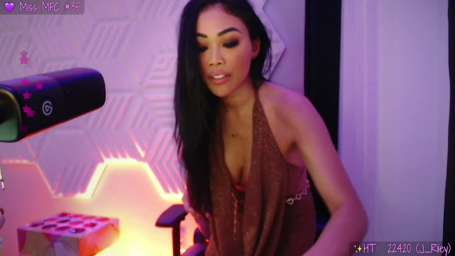 Gallery image thumbnail from SinCityVEE's myfreecams stream on, 02/20/2026, 08:36 image 16 of 20
