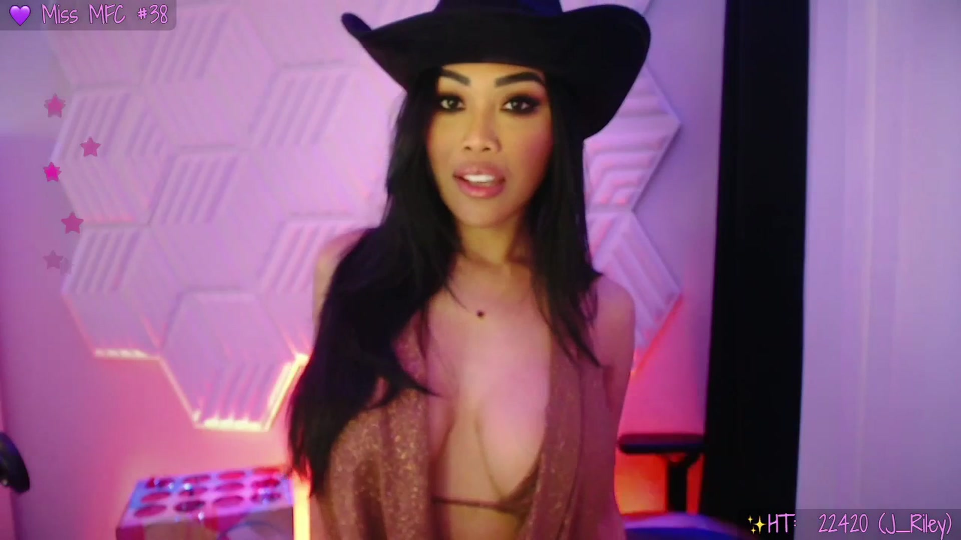 Gallery image thumbnail from SinCityVEE's myfreecams stream on, 02/20/2026, 08:36 image 10 of 20