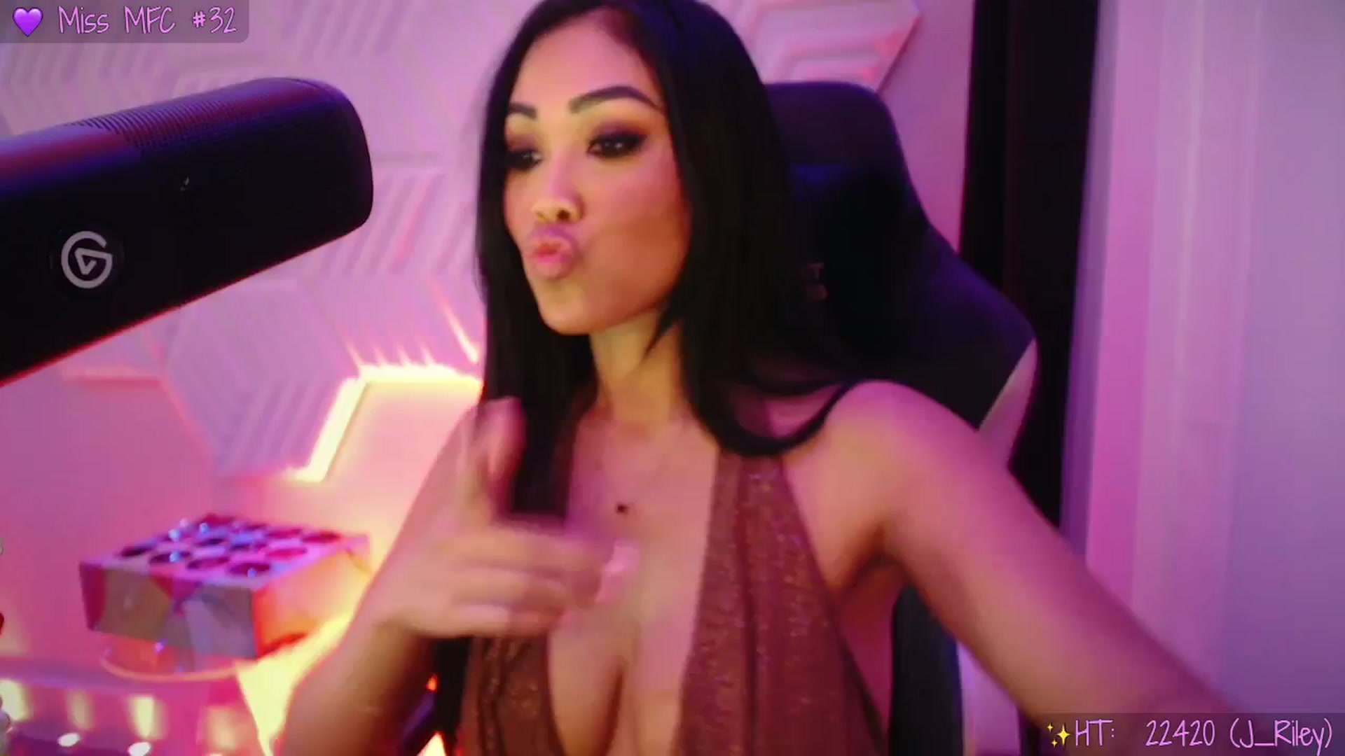 Gallery image thumbnail from SinCityVEE's myfreecams stream on, 02/20/2026, 10:43 image 1 of 20