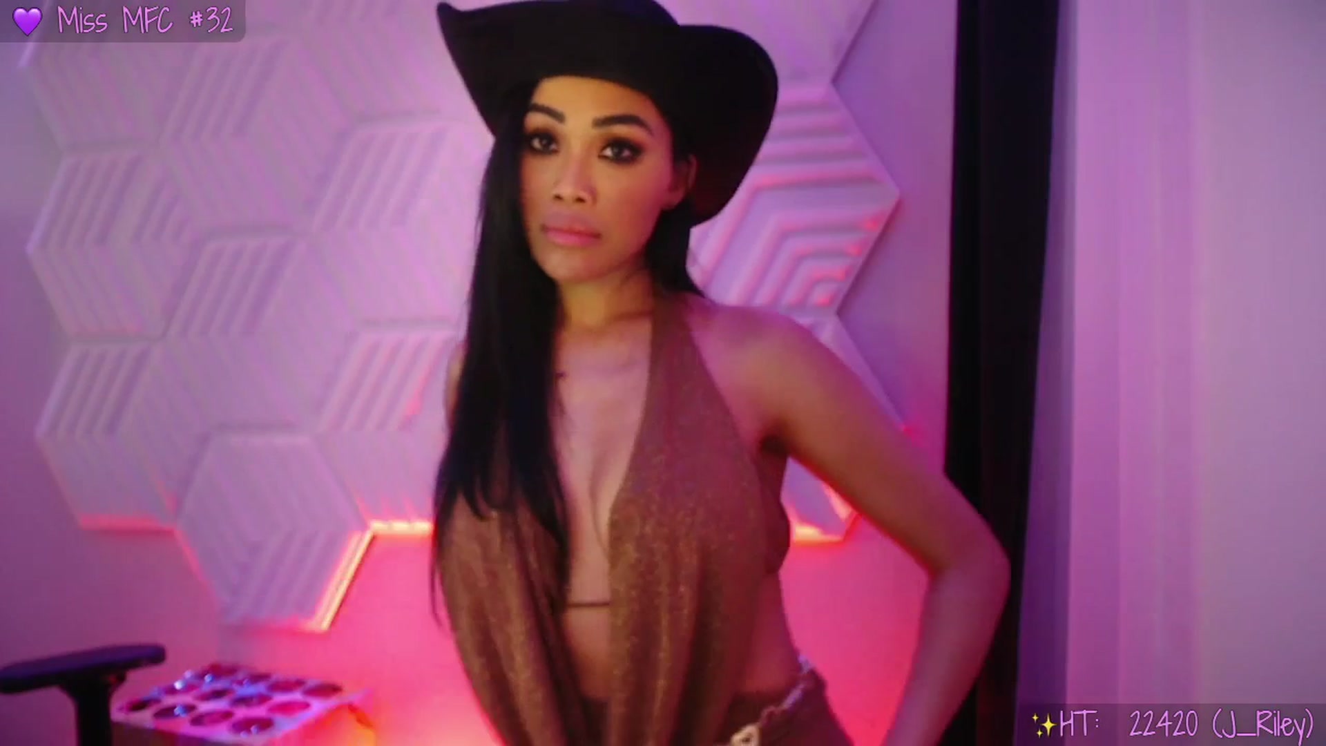 Gallery image thumbnail from SinCityVEE's myfreecams stream on, 02/20/2026, 10:43 image 12 of 20