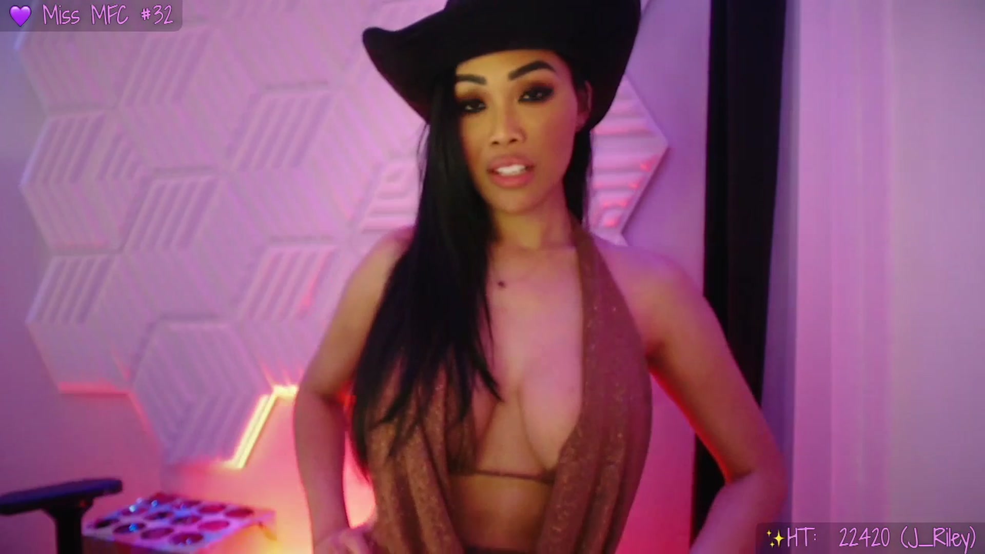 Gallery image thumbnail from SinCityVEE's myfreecams stream on, 02/20/2026, 10:43 image 11 of 20