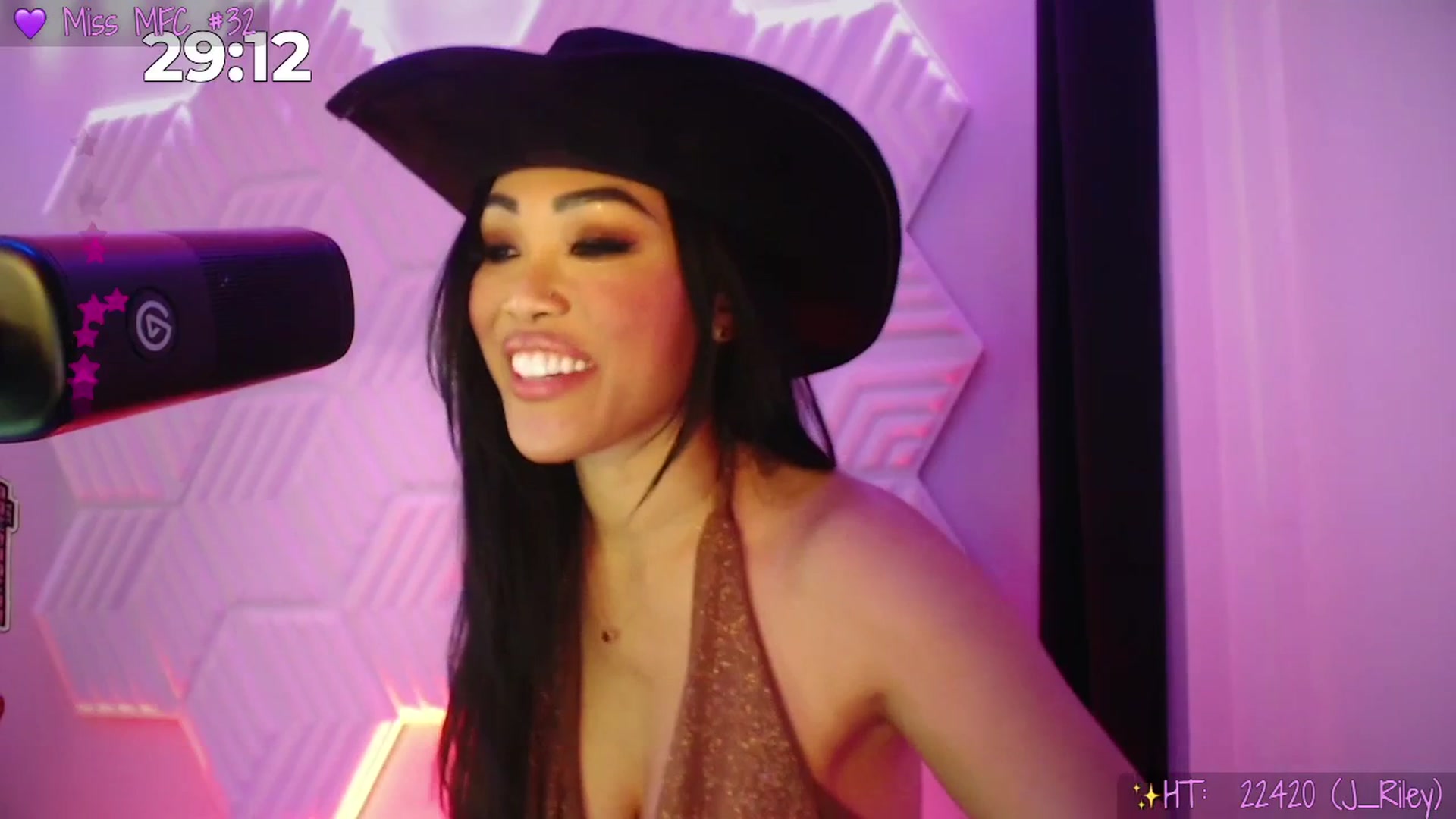 Gallery image thumbnail from SinCityVEE's myfreecams stream on, 02/20/2026, 10:43 image 6 of 20