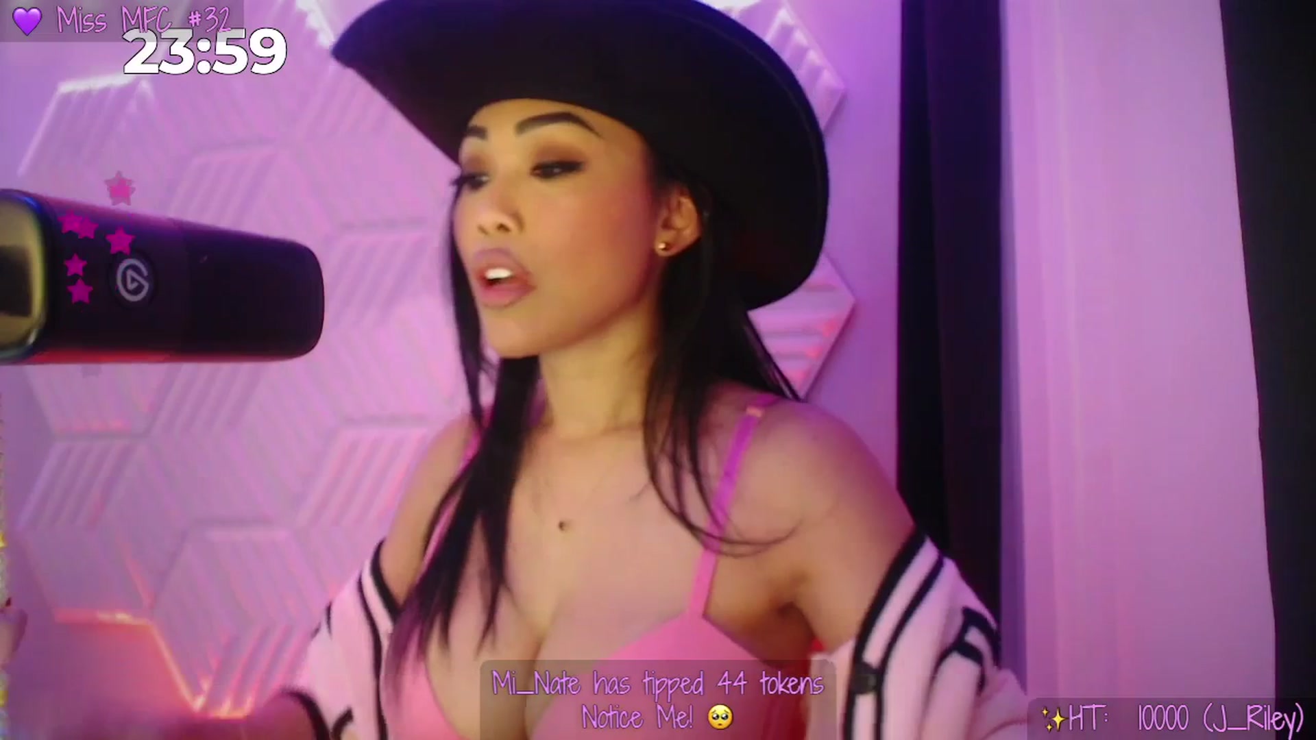Gallery image thumbnail from SinCityVEE's myfreecams stream on, 02/22/2026, 11:26 image 5 of 20