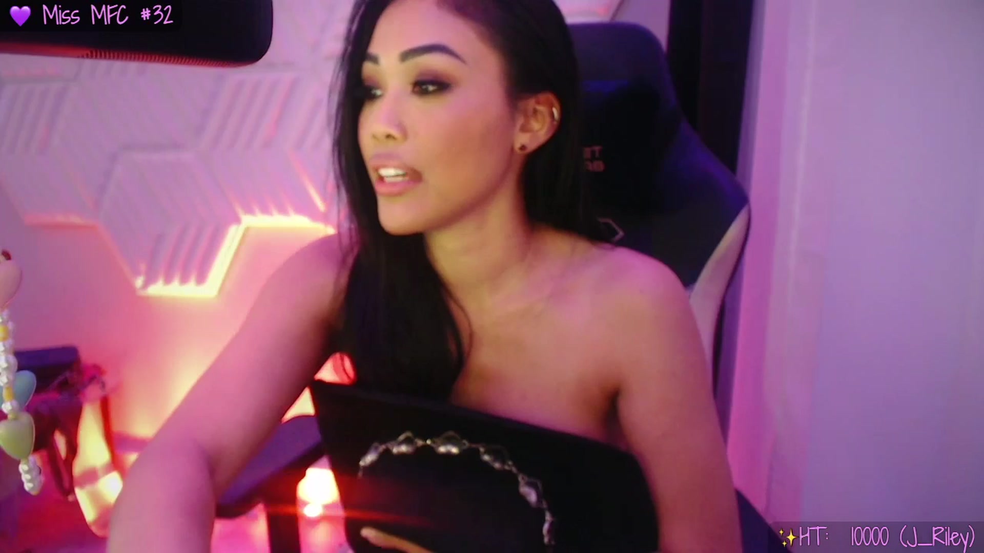 Gallery image thumbnail from SinCityVEE's myfreecams stream on, 02/22/2026, 11:26 image 17 of 20