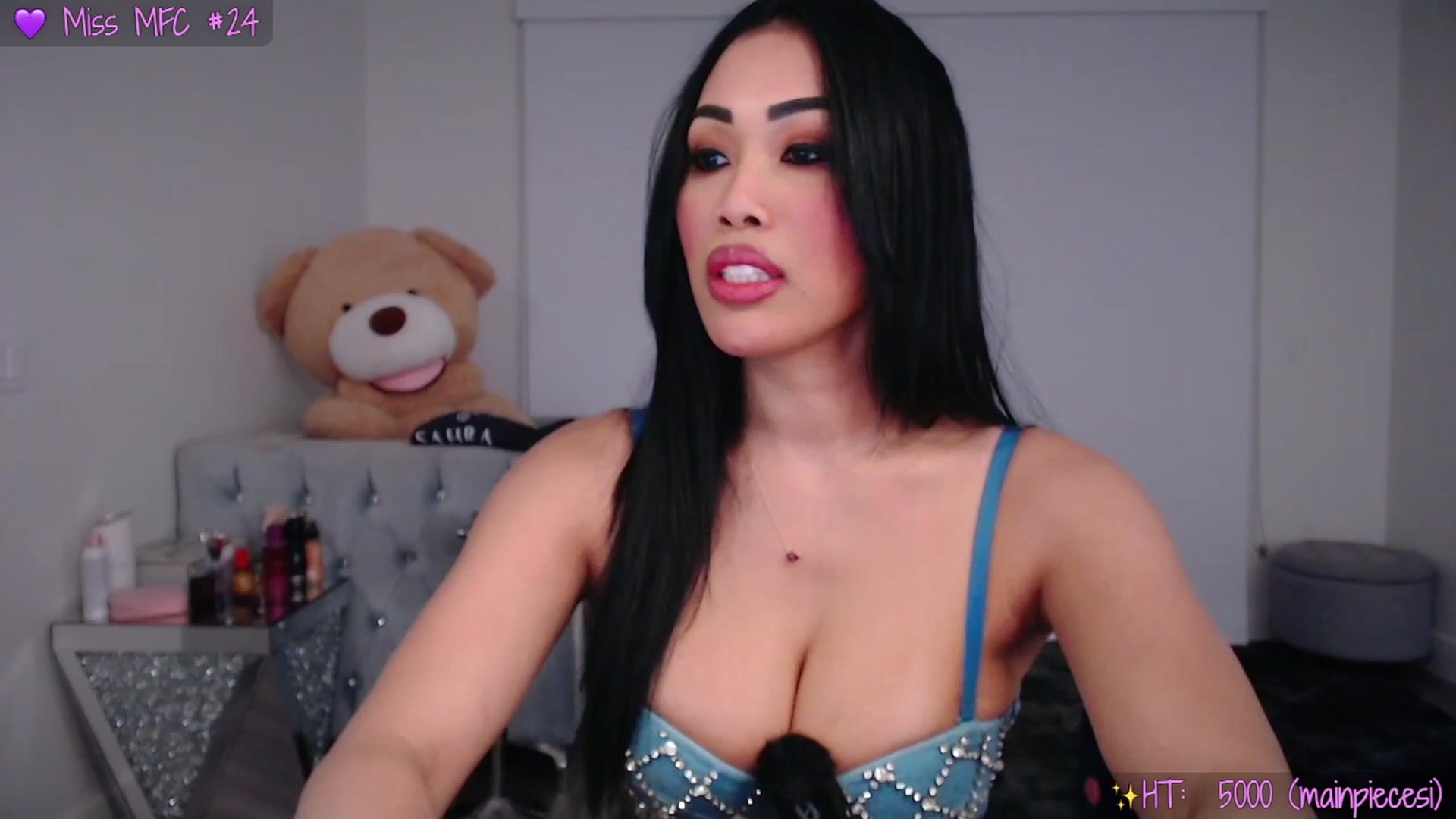 Gallery image thumbnail from SinCityVEE's myfreecams stream on, 03/07/2026, 10:40 image 14 of 20