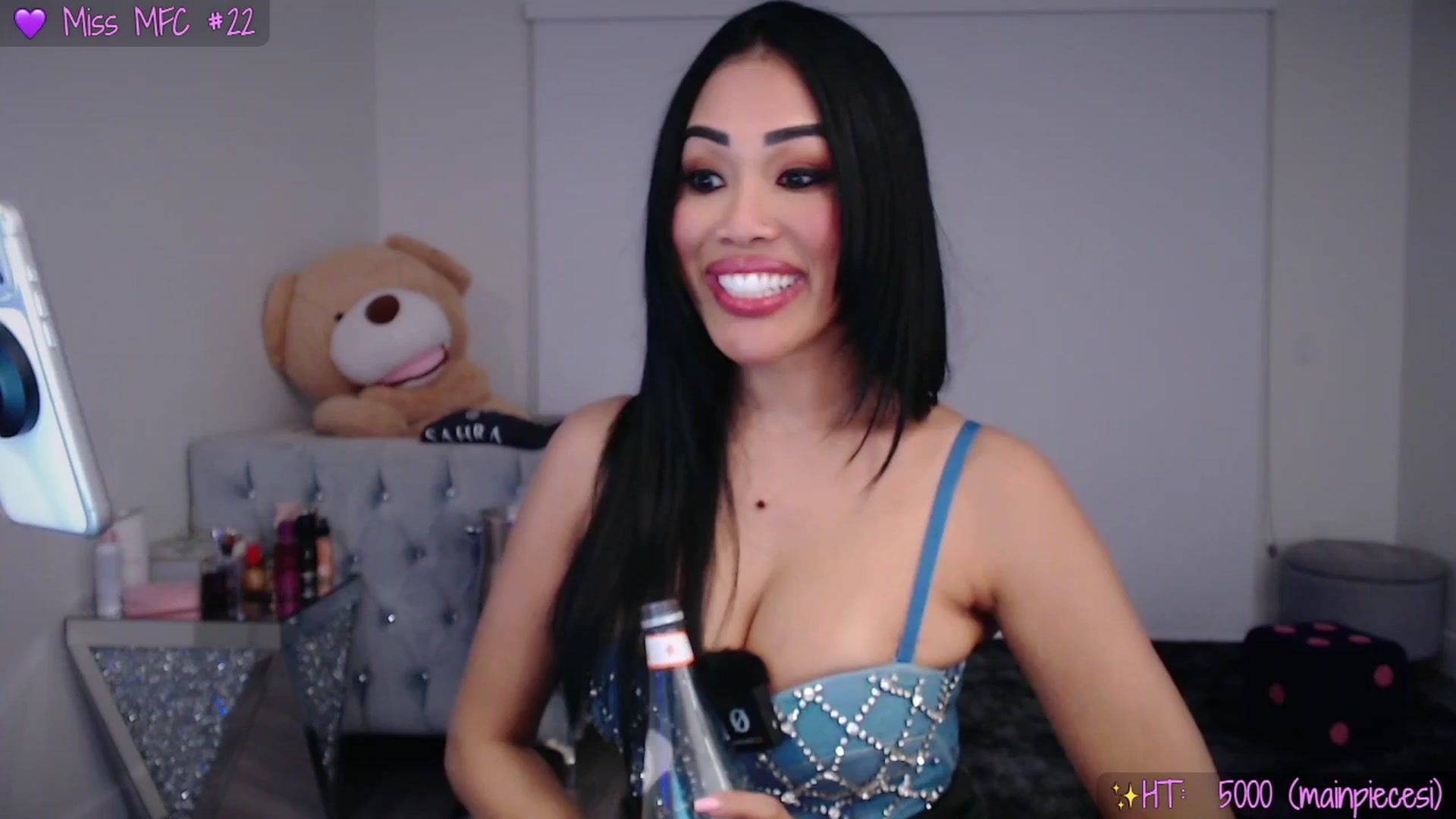 Gallery image thumbnail from SinCityVEE's myfreecams stream on, 03/07/2026, 12:15 image 18 of 20
