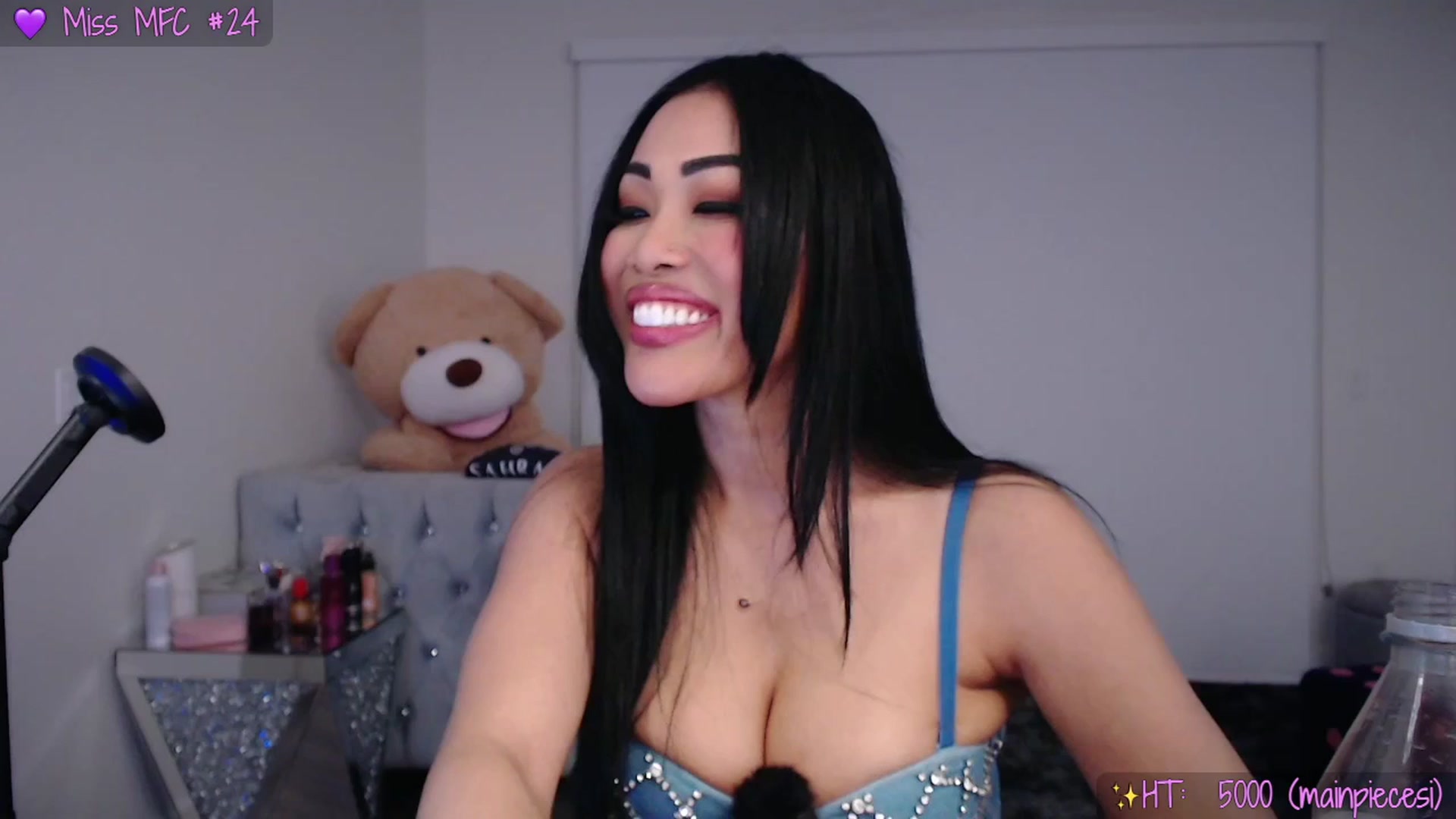 Gallery image thumbnail from SinCityVEE's myfreecams stream on, 03/07/2026, 12:15 image 3 of 20
