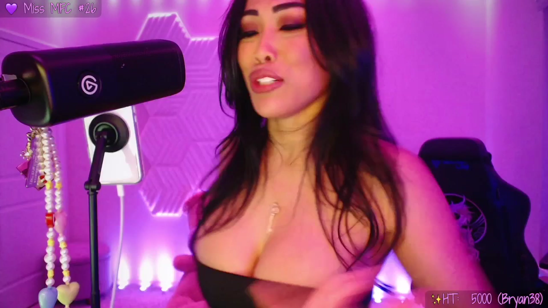 Gallery image thumbnail from SinCityVEE's myfreecams stream on, 03/22/2026, 08:09 image 6 of 20