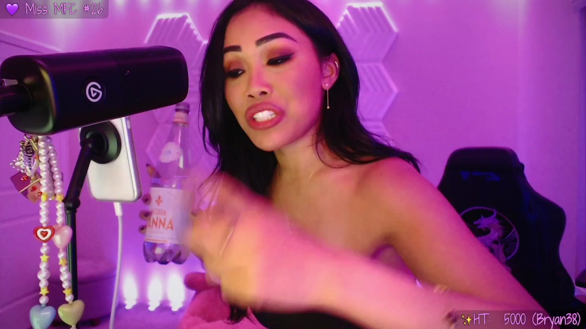 Gallery image thumbnail from SinCityVEE's myfreecams stream on, 03/22/2026, 08:09 image 7 of 20