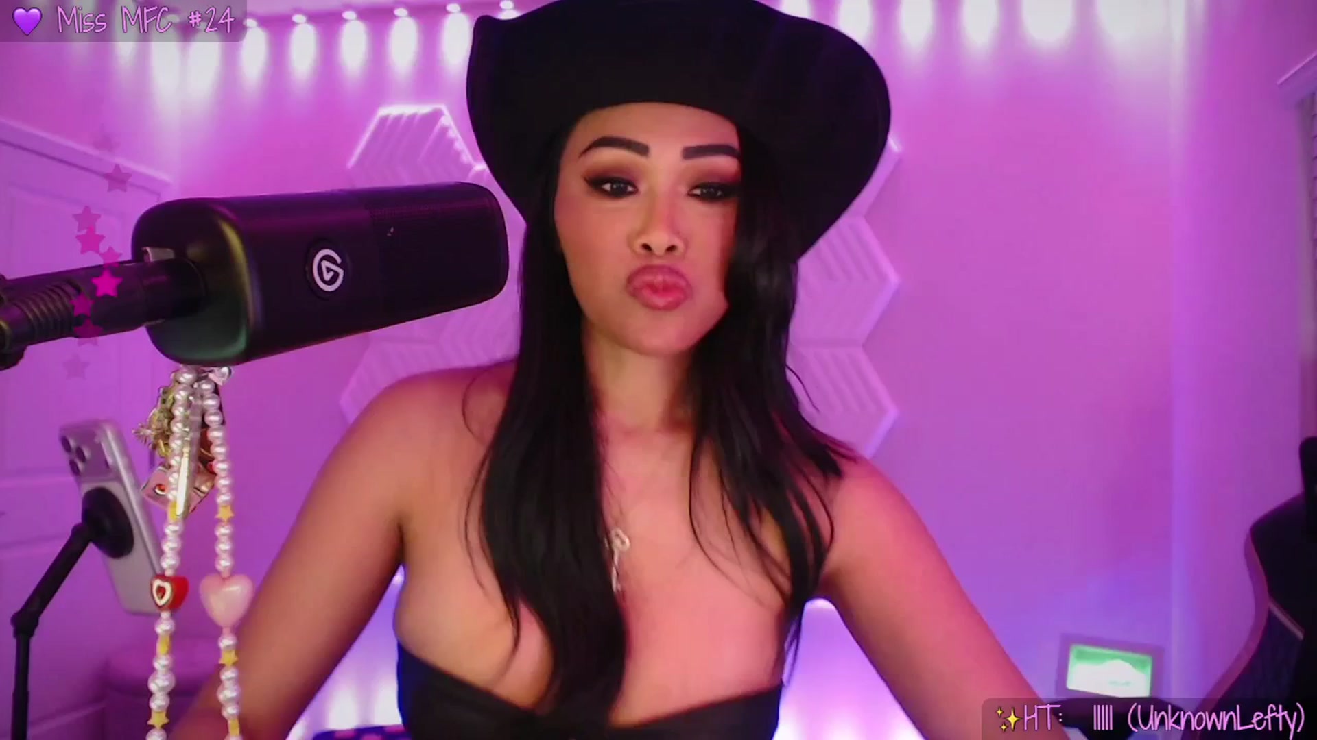 Gallery image thumbnail from SinCityVEE's myfreecams stream on, 03/28/2026, 07:44 image 1 of 20
