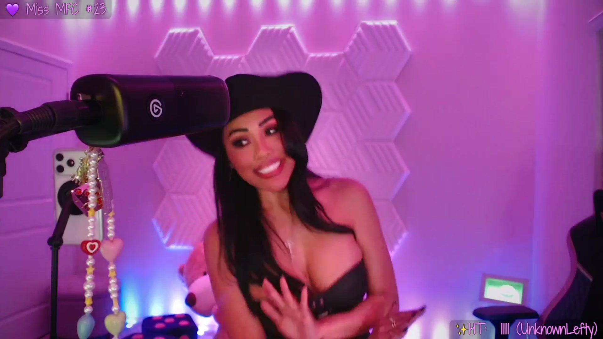 Gallery image thumbnail from SinCityVEE's myfreecams stream on, 03/28/2026, 07:44 image 5 of 20