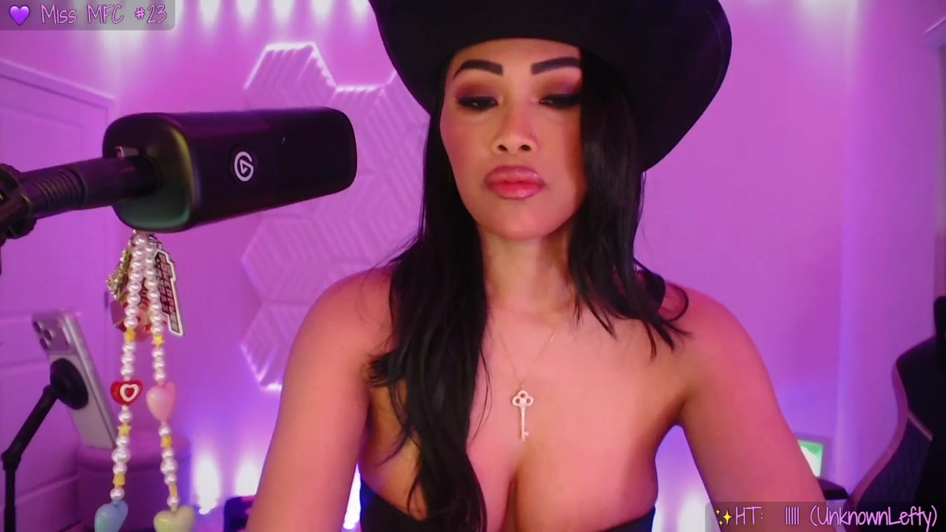 Gallery image thumbnail from SinCityVEE's myfreecams stream on, 03/28/2026, 07:44 image 3 of 20