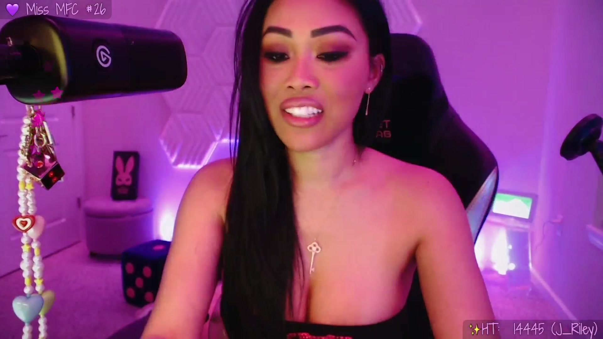 Gallery image thumbnail from SinCityVEE's myfreecams stream on, 04/05/2026, 08:32 image 17 of 20
