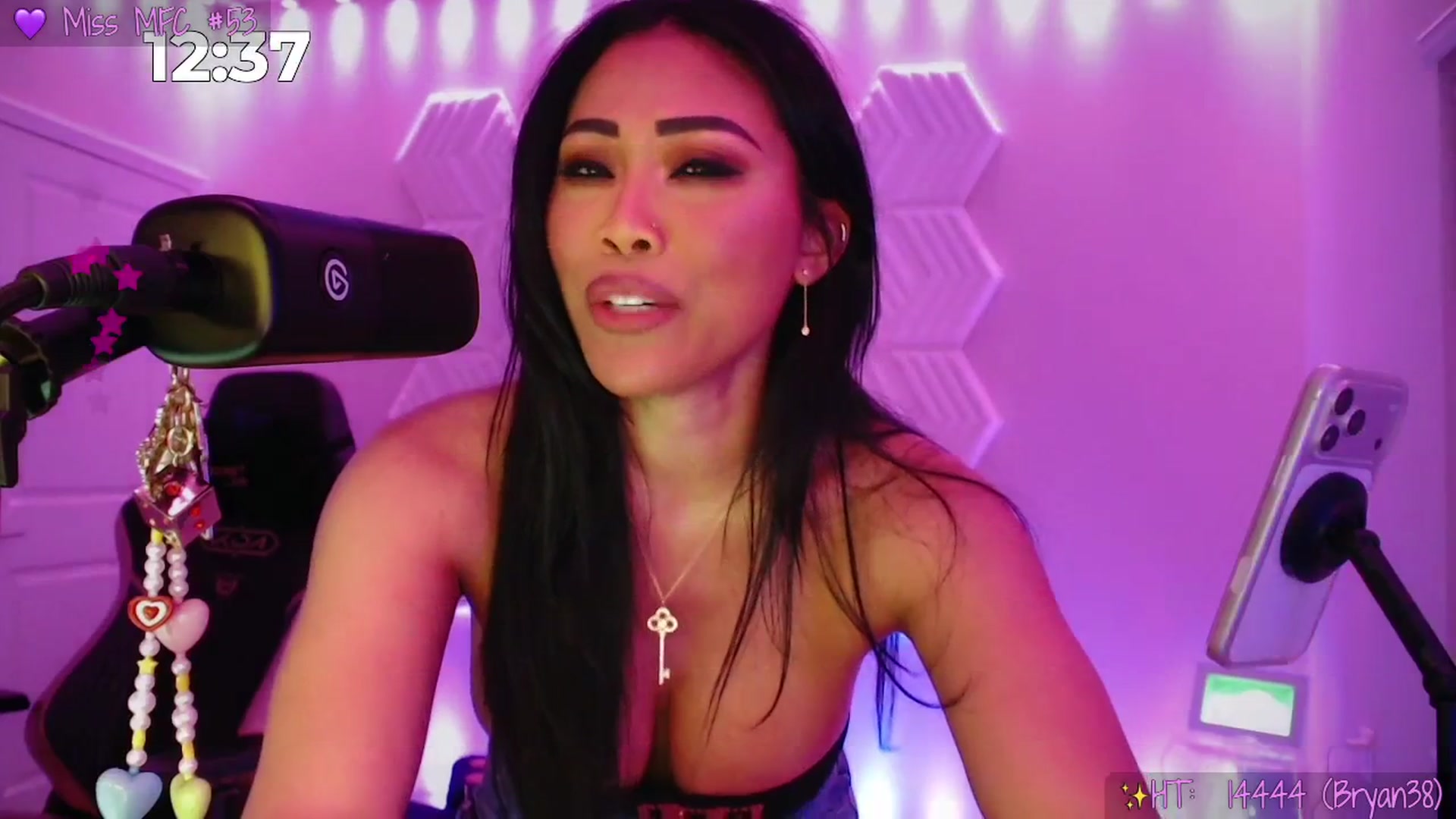 Gallery image thumbnail from SinCityVEE's myfreecams stream on, 04/05/2026, 08:32 image 5 of 20