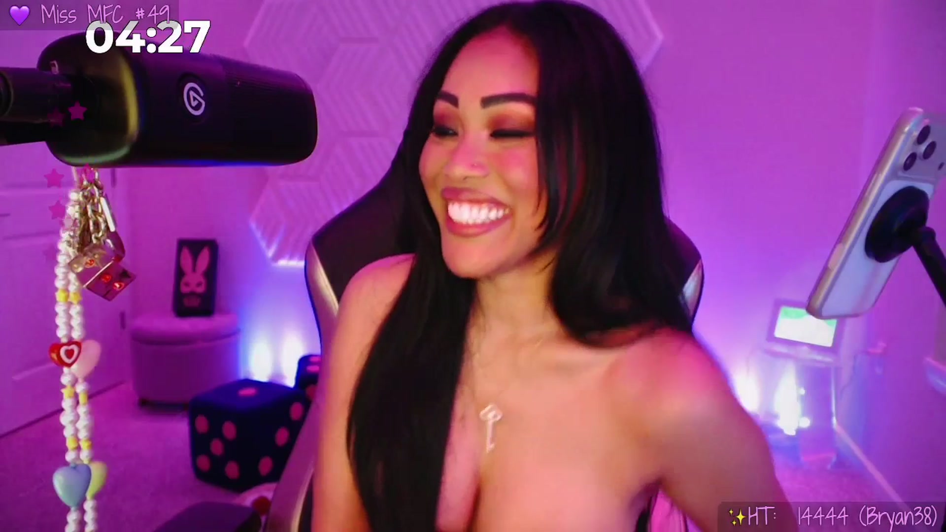 Gallery image thumbnail from SinCityVEE's myfreecams stream on, 04/05/2026, 08:32 image 6 of 20