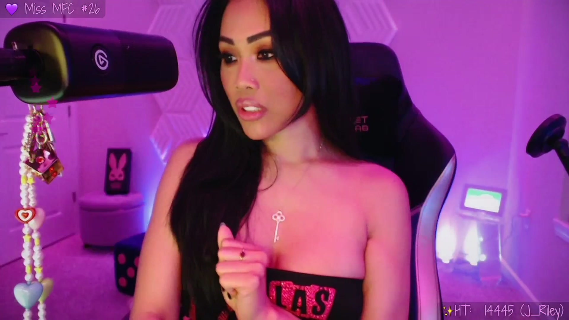 Gallery image thumbnail from SinCityVEE's myfreecams stream on, 04/05/2026, 08:32 image 19 of 20