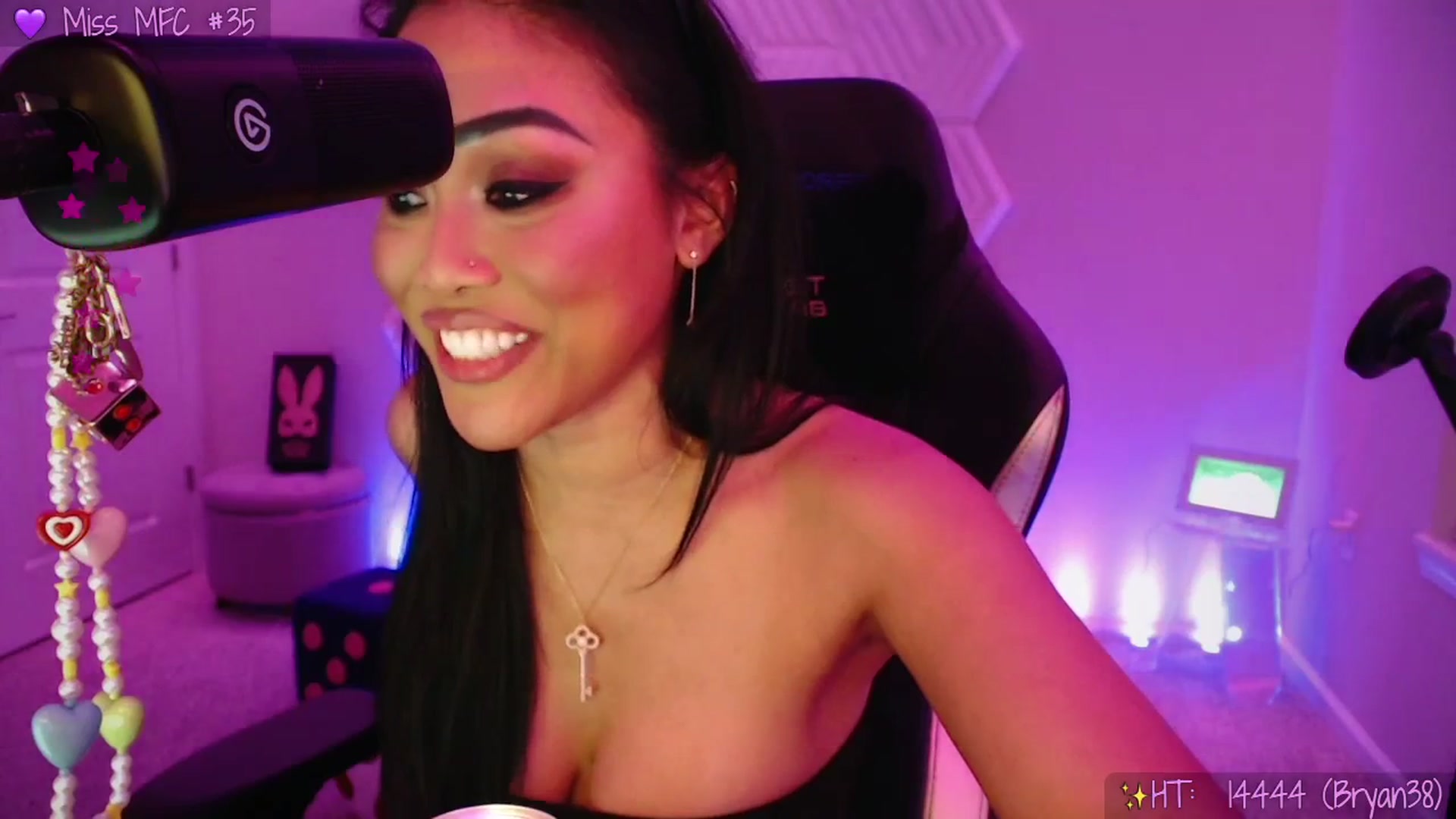 Gallery image thumbnail from SinCityVEE's myfreecams stream on, 04/05/2026, 08:32 image 14 of 20