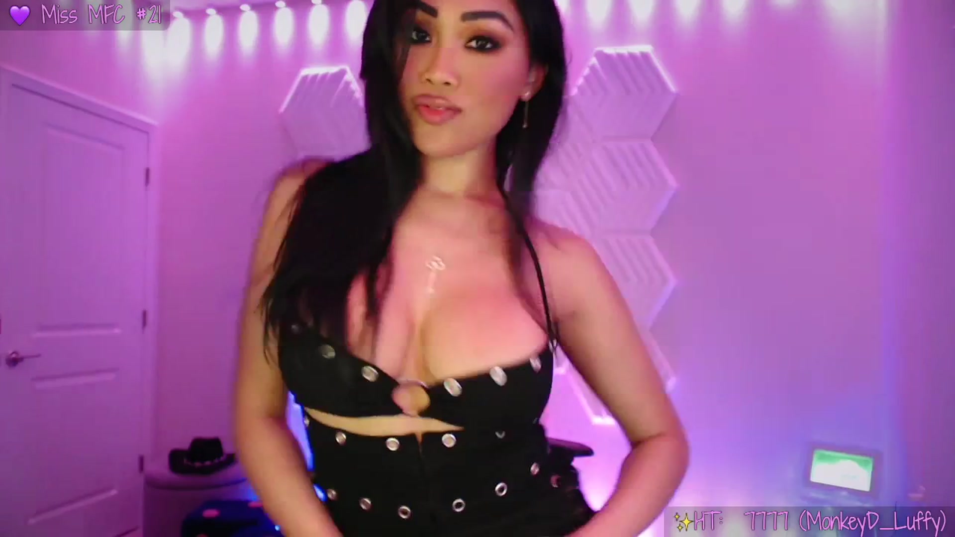 Gallery image thumbnail from SinCityVEE's myfreecams stream on, 04/07/2026, 08:11 image 12 of 20