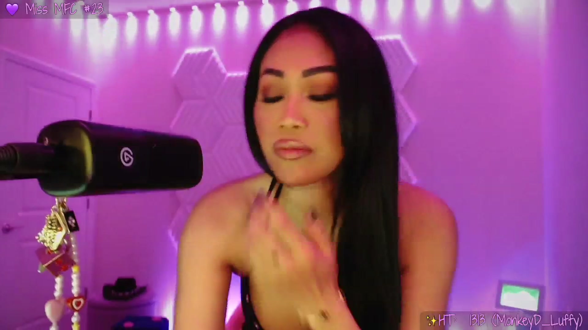Gallery image thumbnail from SinCityVEE's myfreecams stream on, 04/07/2026, 08:11 image 7 of 20