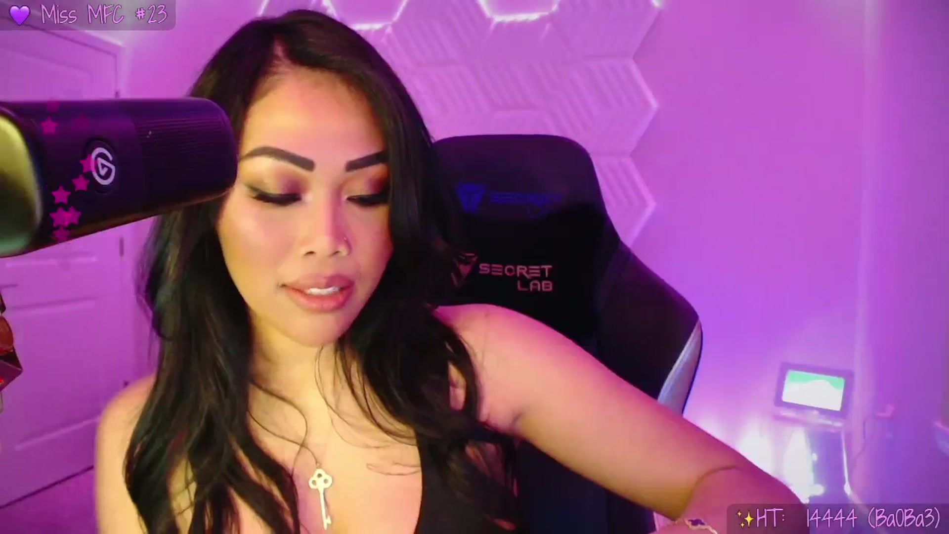 Gallery image thumbnail from SinCityVEE's myfreecams stream on, 04/09/2026, 03:50 image 12 of 20