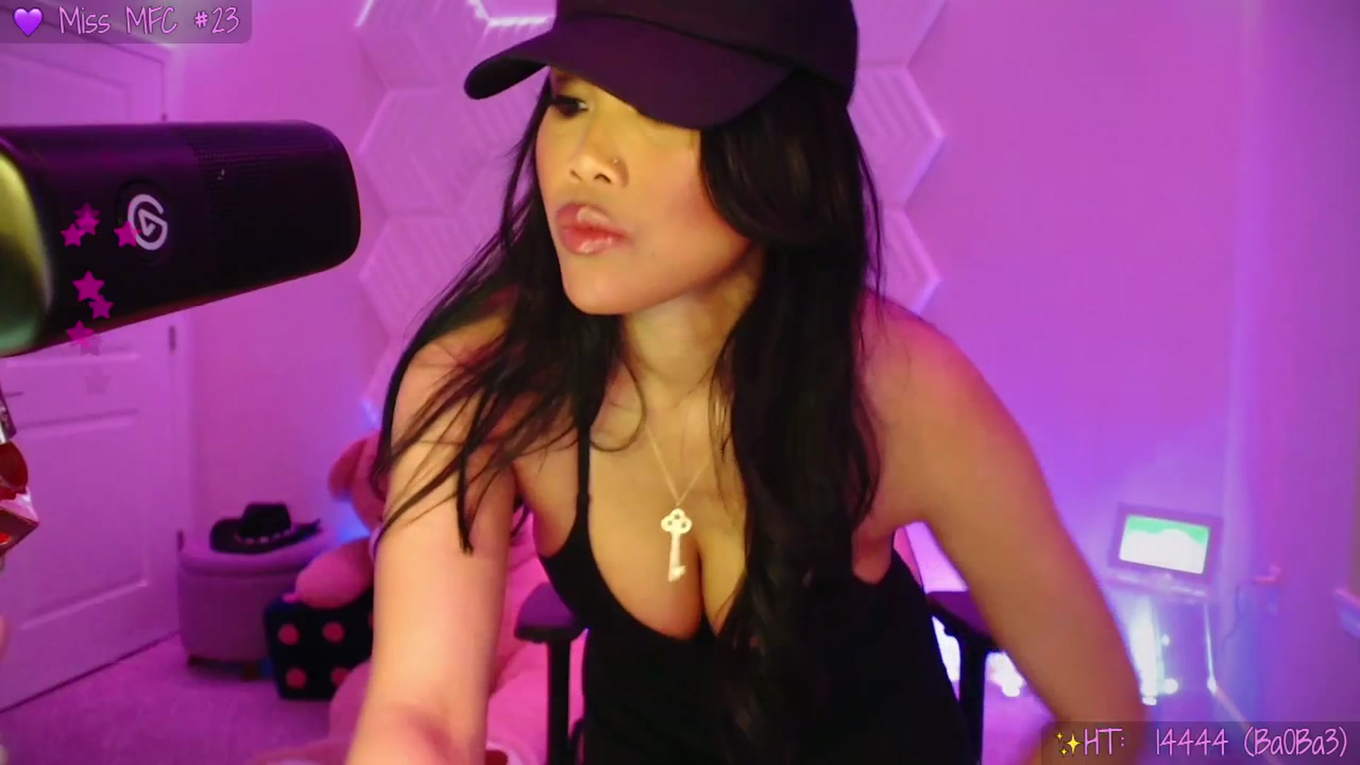 Gallery image thumbnail from SinCityVEE's myfreecams stream on, 04/09/2026, 03:50 image 17 of 20