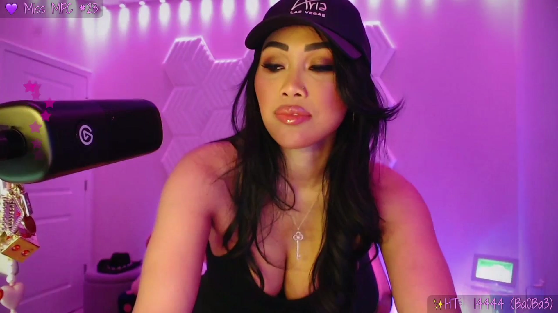Gallery image thumbnail from SinCityVEE's myfreecams stream on, 04/09/2026, 03:50 image 18 of 20